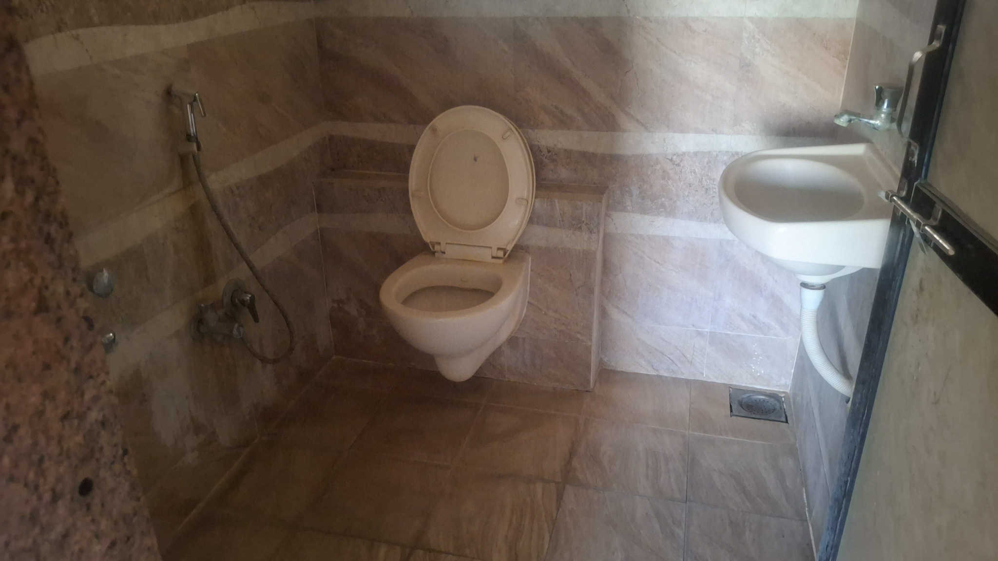 116.15 square meter Flat for sale in gorwa Vadodara — photo 10