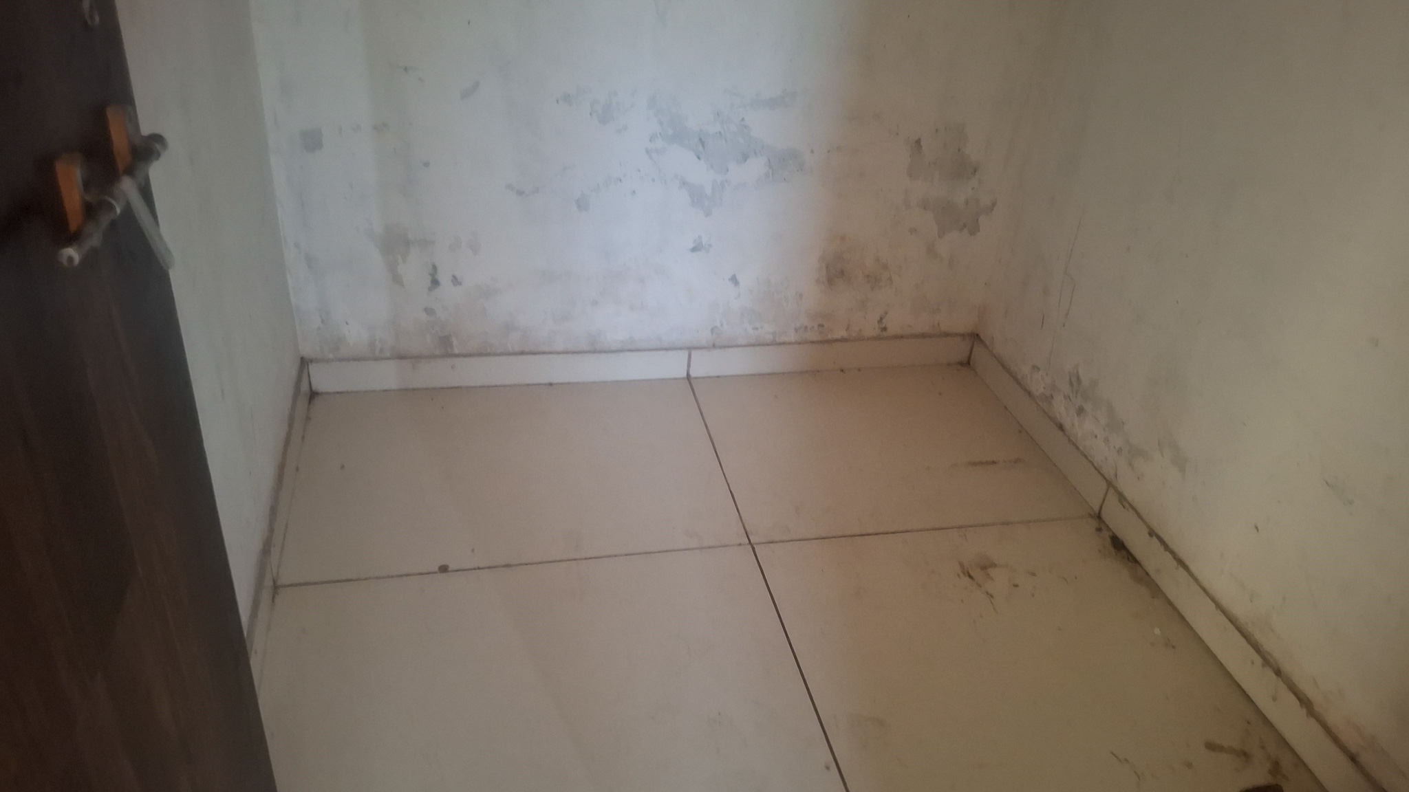 330 square feet Flat for sale in gorwa Vadodara — photo 10