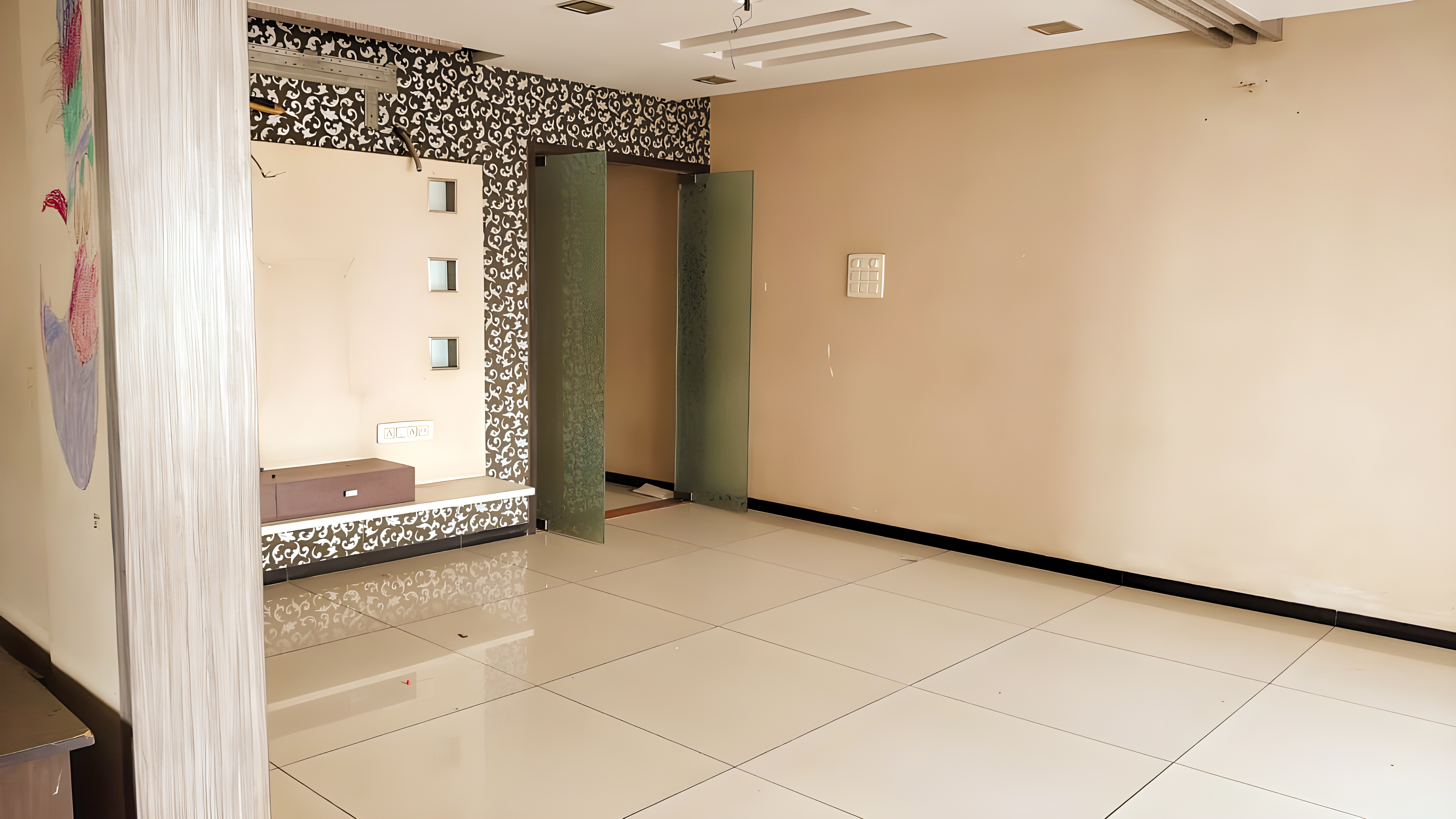 1833 square feet Flat for sale in Surat — photo 5