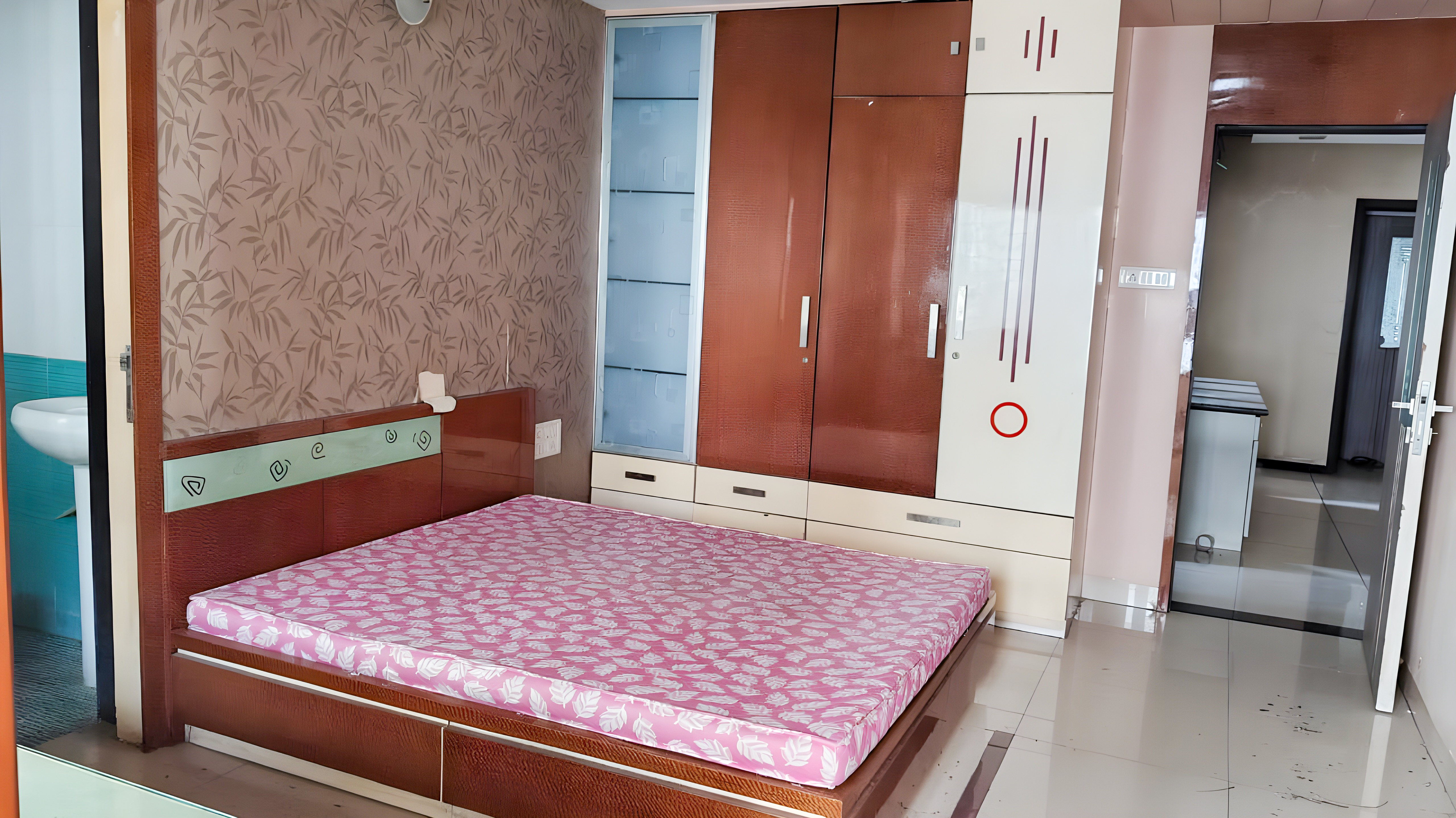 1833 square feet Flat for sale in Surat — photo 12