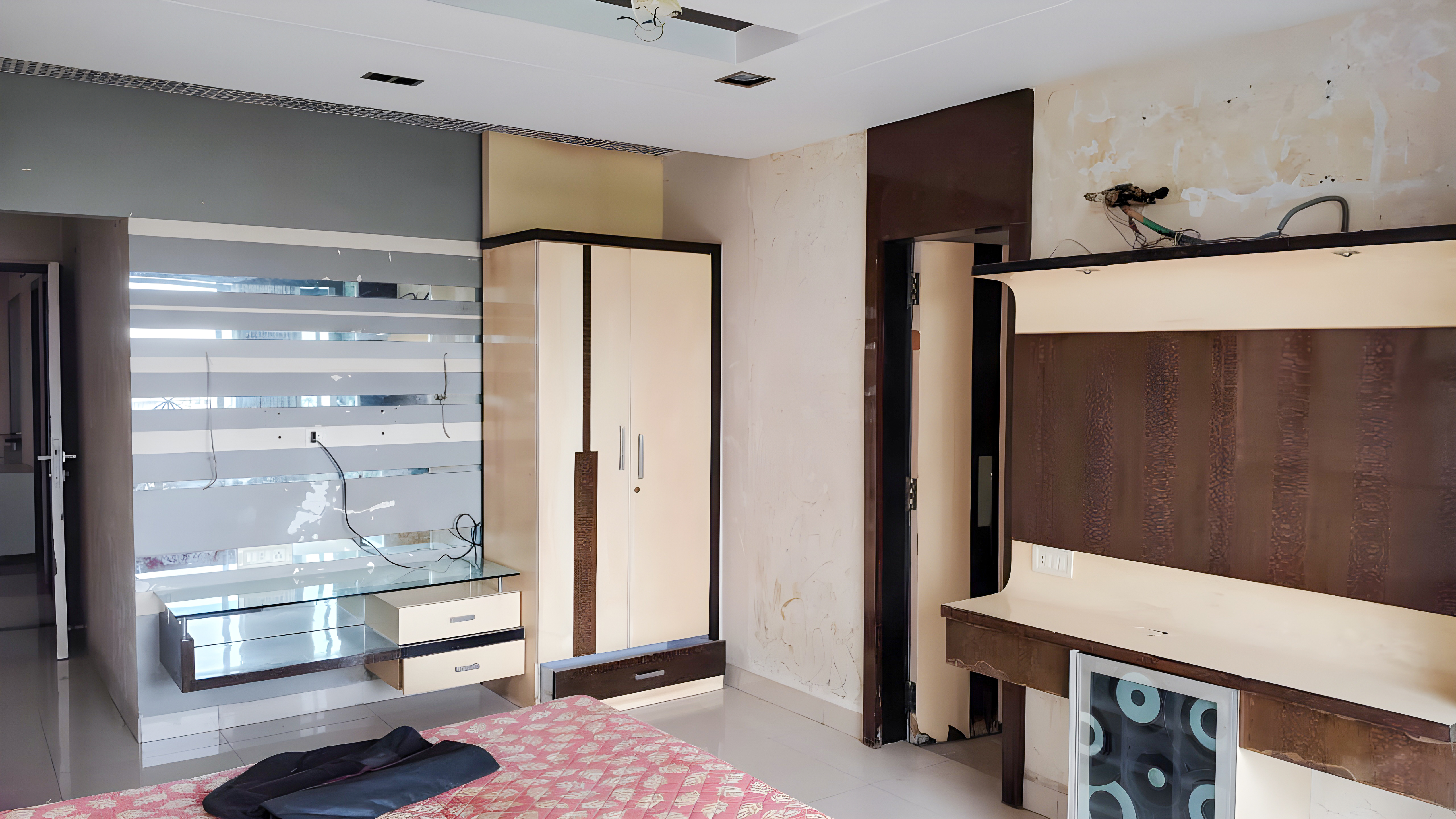 1833 square feet Flat for sale in Surat — photo 13