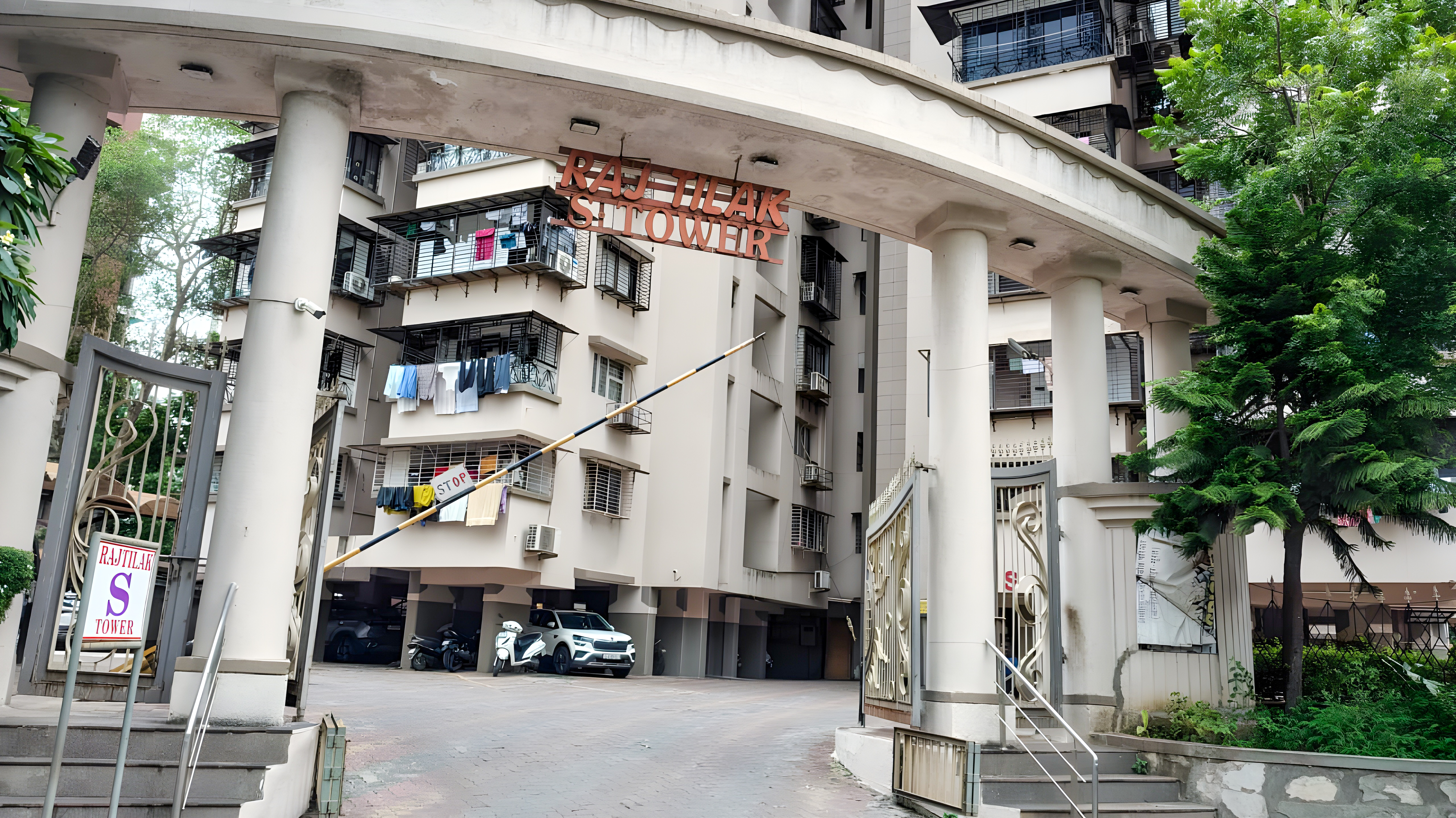 1833 square feet Flat for sale in Surat — photo 18