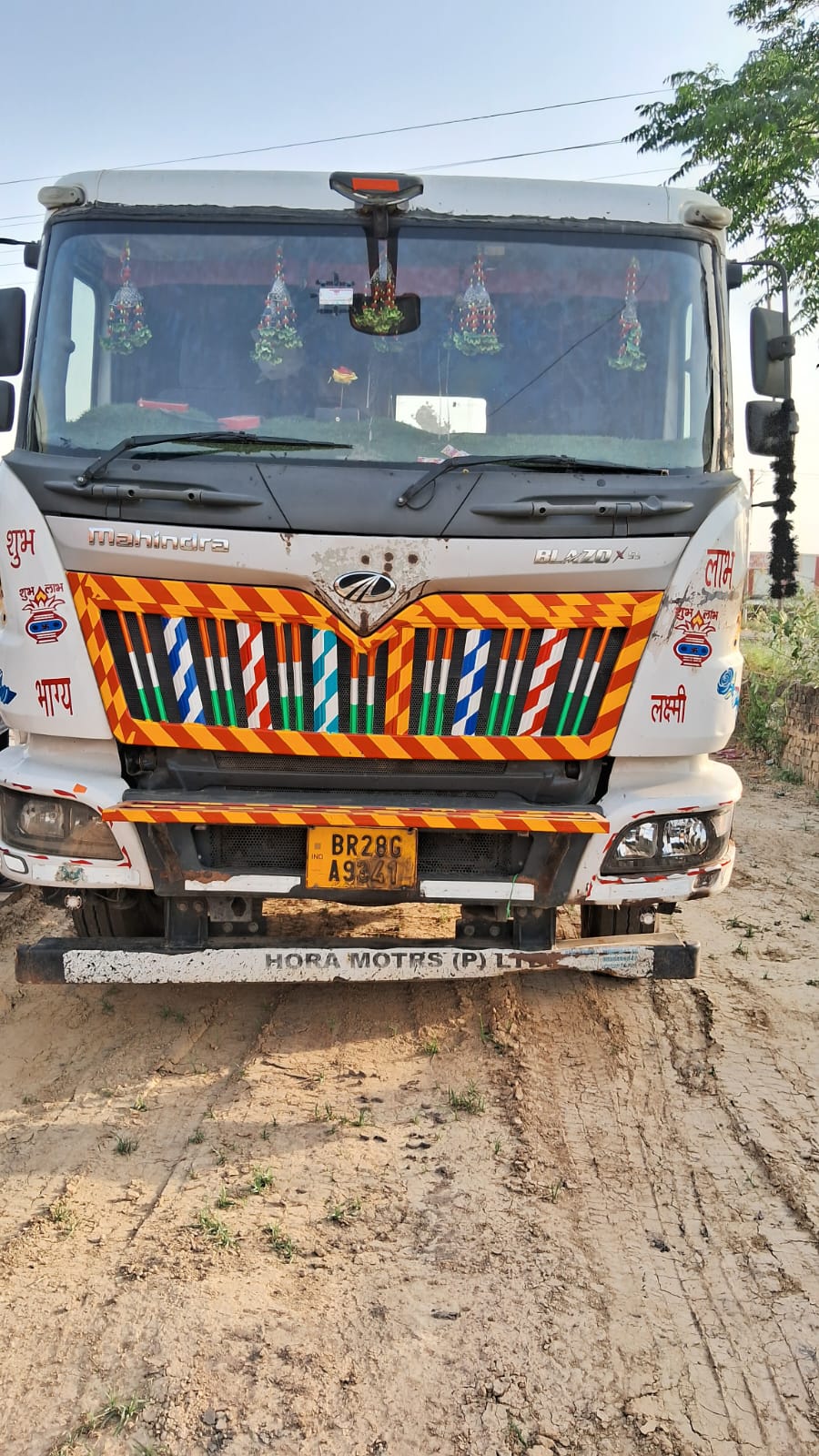 MAHINDRA & MAHINDRA BLAZO TRUCK RC NO.BR28GA9341(WITHOUT TRAILLER) for sale in Gorakhpur