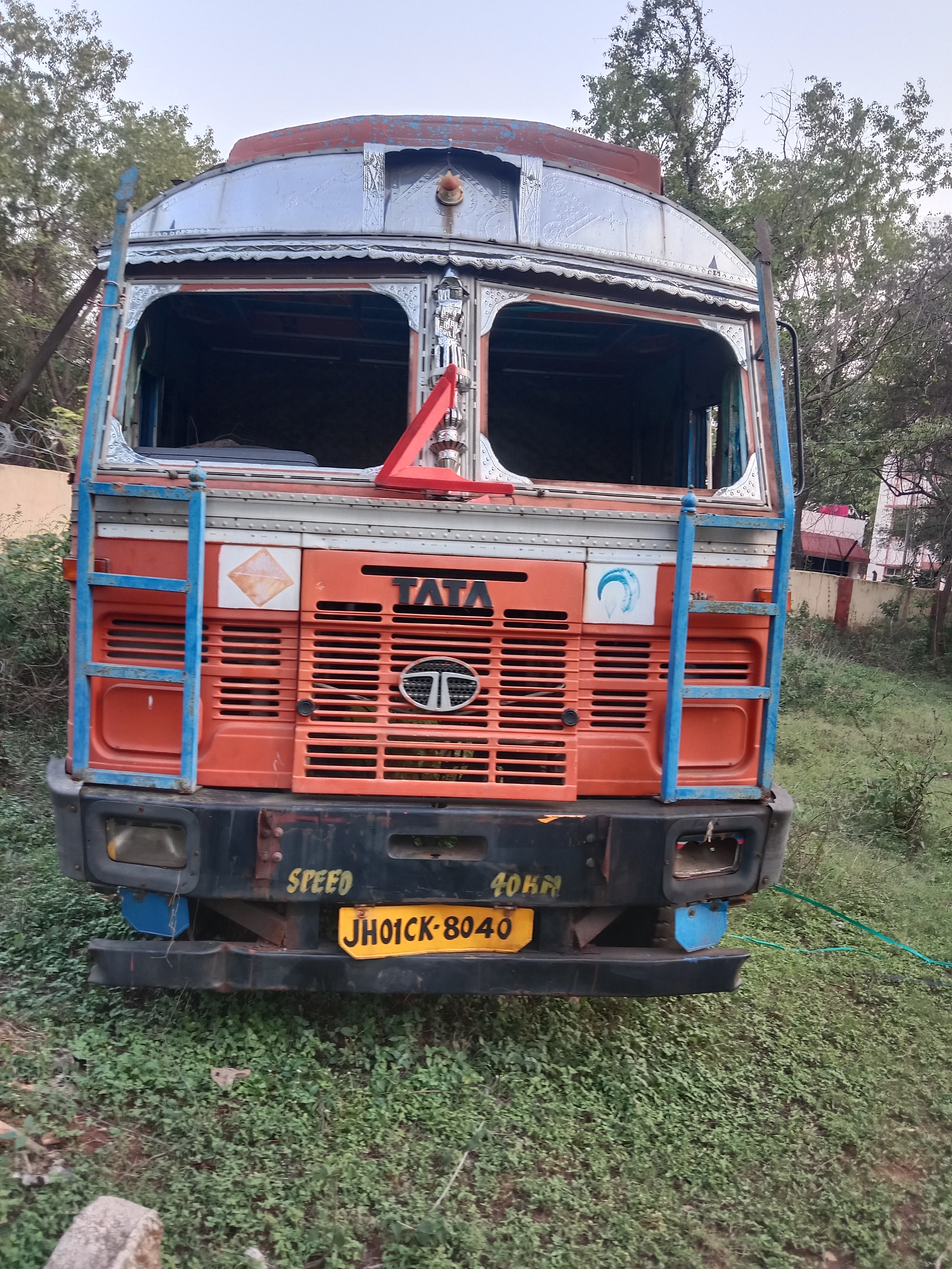 TATA LPT 2518*62 TC EX BS III TANKER for sale in HAZARIBAGH Bongabar — photo 1