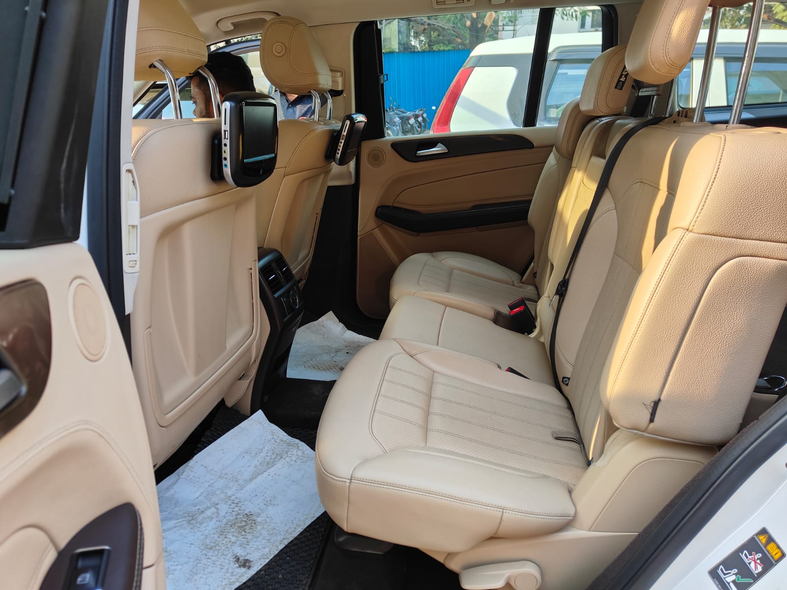 SUV CAR Mercedes benz india pvt ltd for sale in PUNE Pune — photo 3