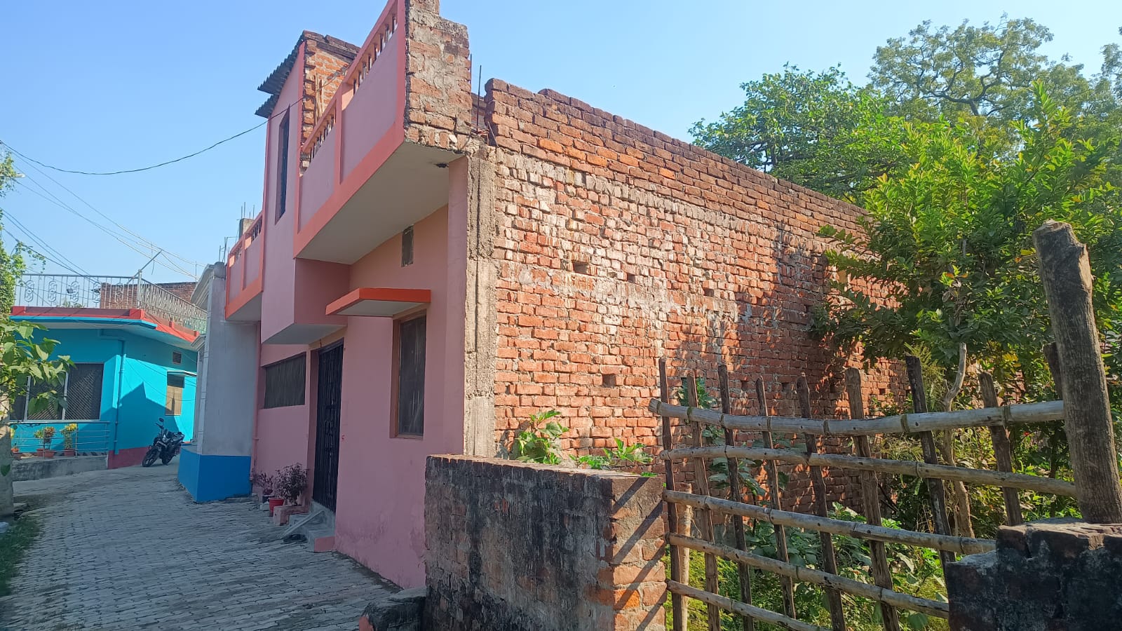 180 square meter Individual House for sale in Padrauna — photo 1