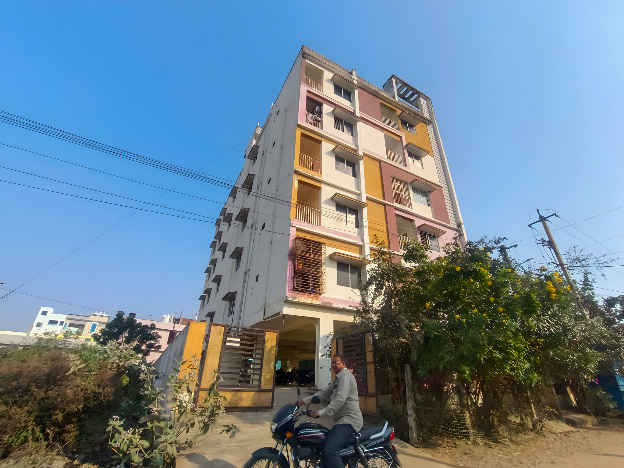 2 BHK Flat for sale in SRINIVASA RESIDENCY, Rajahmjundry Rajamahendravaram — photo 3