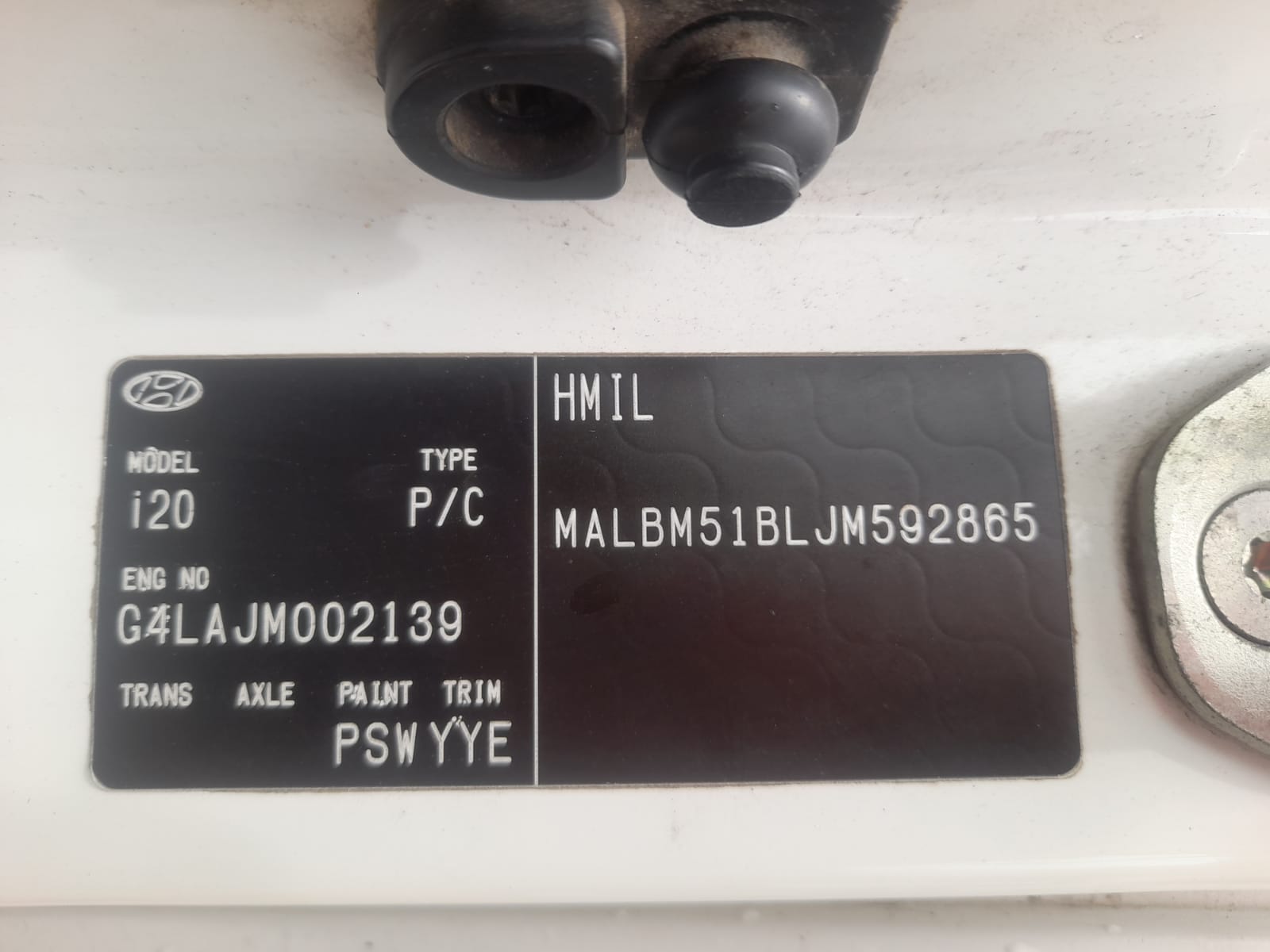 Car ( Hyundai I 20) for sale in Surat — photo 7