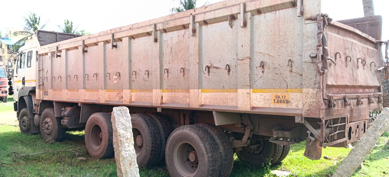 2024 Tata TATA SIGNA 4830 BS VI 10X2 Truck 84854 km 2 years for sale in Shri Venkateshwara Parking Yard Hosapete — photo 2