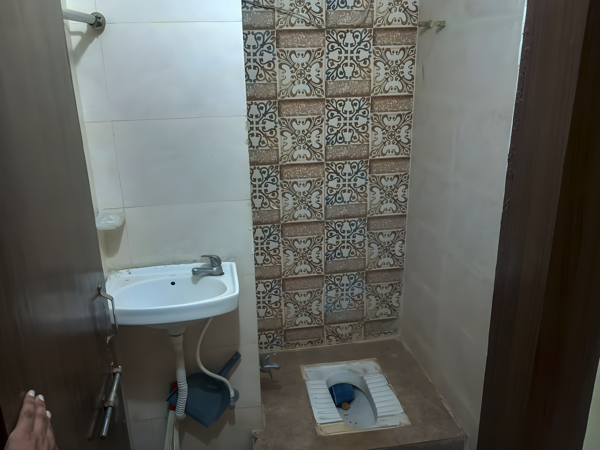 686 square feet Flat for sale in Spring Apartment Shankheshwar City Indore — photo 22