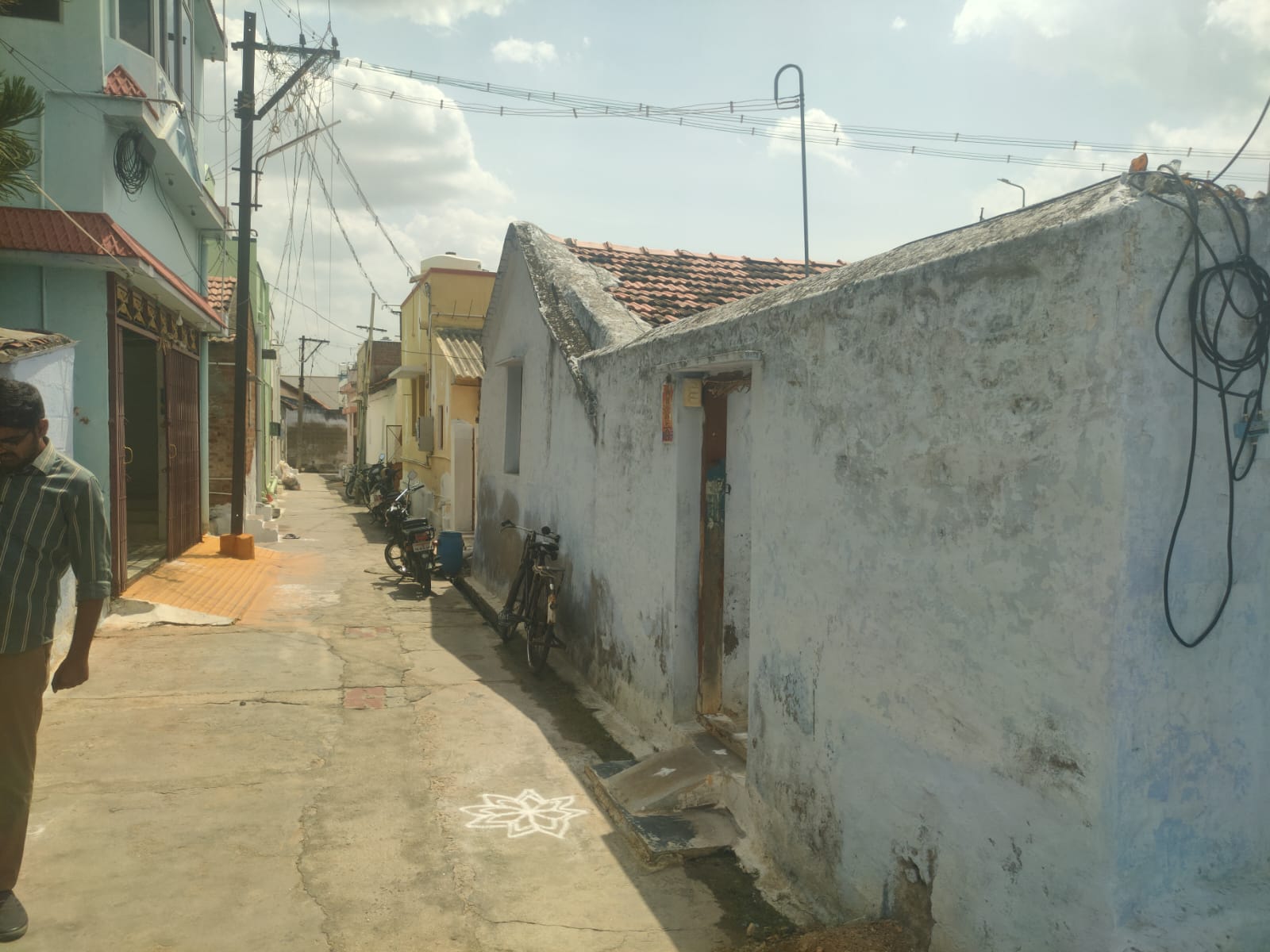 1715 square feet Individual House for sale in CHENNIMALAI Chennimalai — photo 2