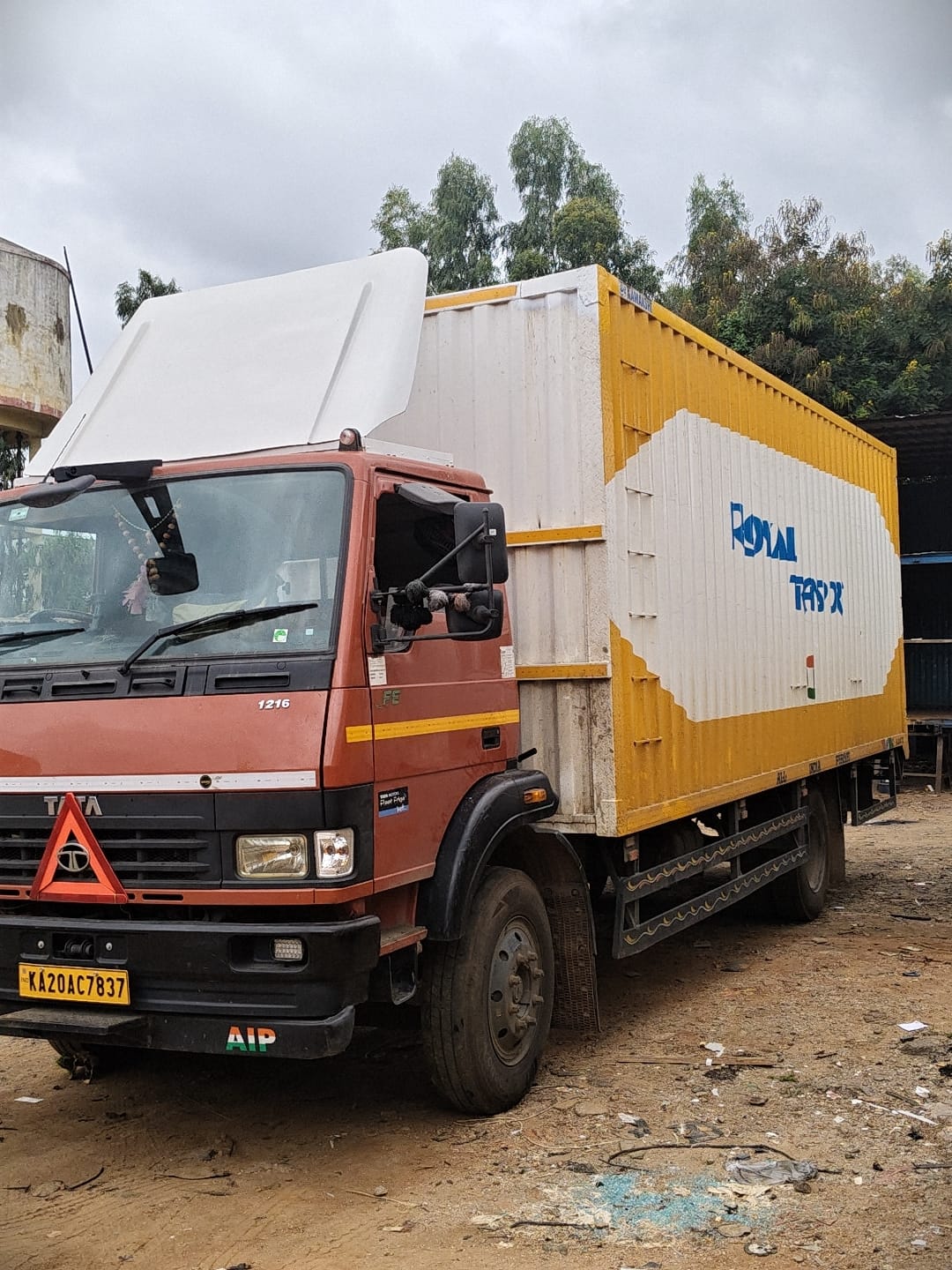 2025 Tata 1212 LPT HSD Truck 84000 km less than 1 year for sale in Kenstone Karkala — photo 3