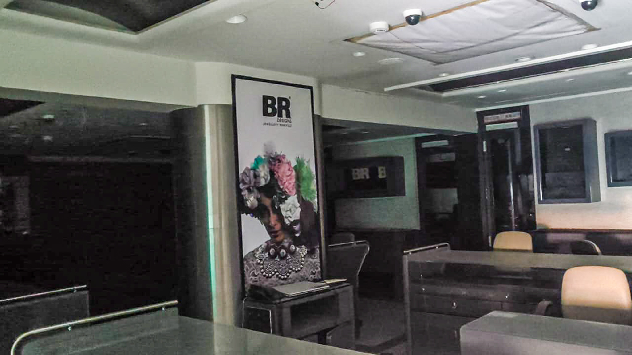 3500 square feet Shops for sale in Athwalines Lal Bungalow Surat Surat — photo 1