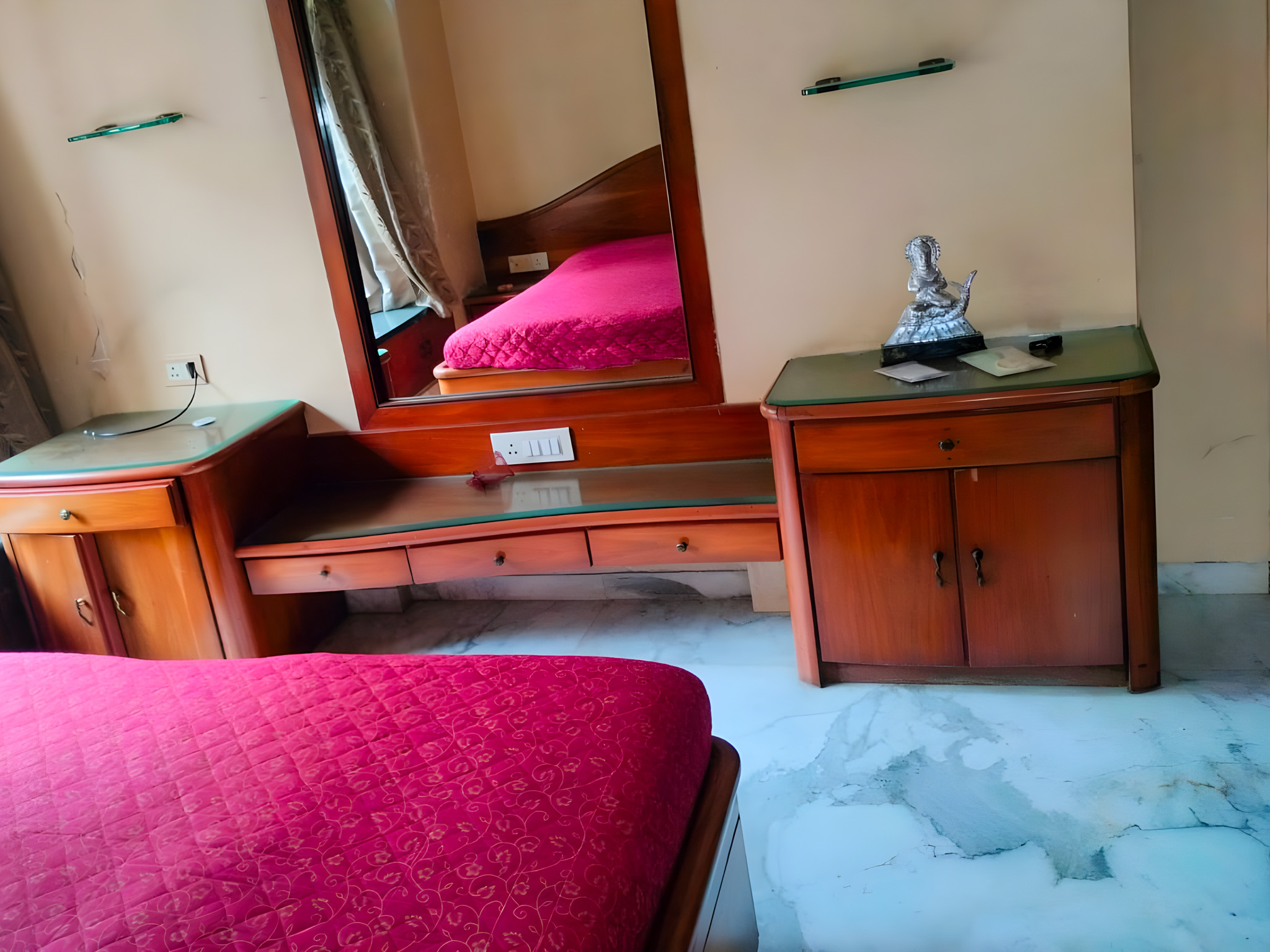 Flat for sale in Khar Village, Bandra District Mumbai — photo 9