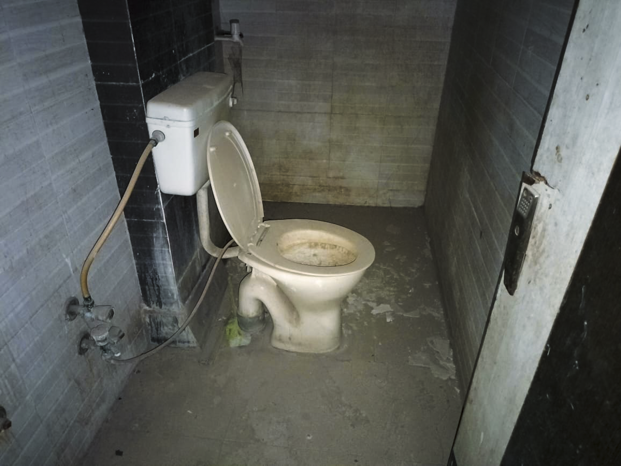 450 square feet Flat for sale in New Delhi — photo 14
