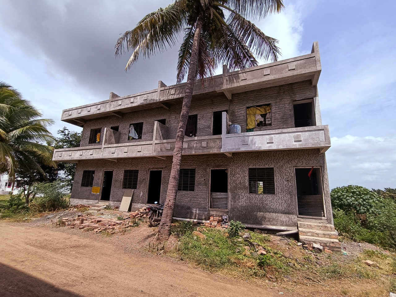 60 square meter Individual House for sale in Deola — photo 1