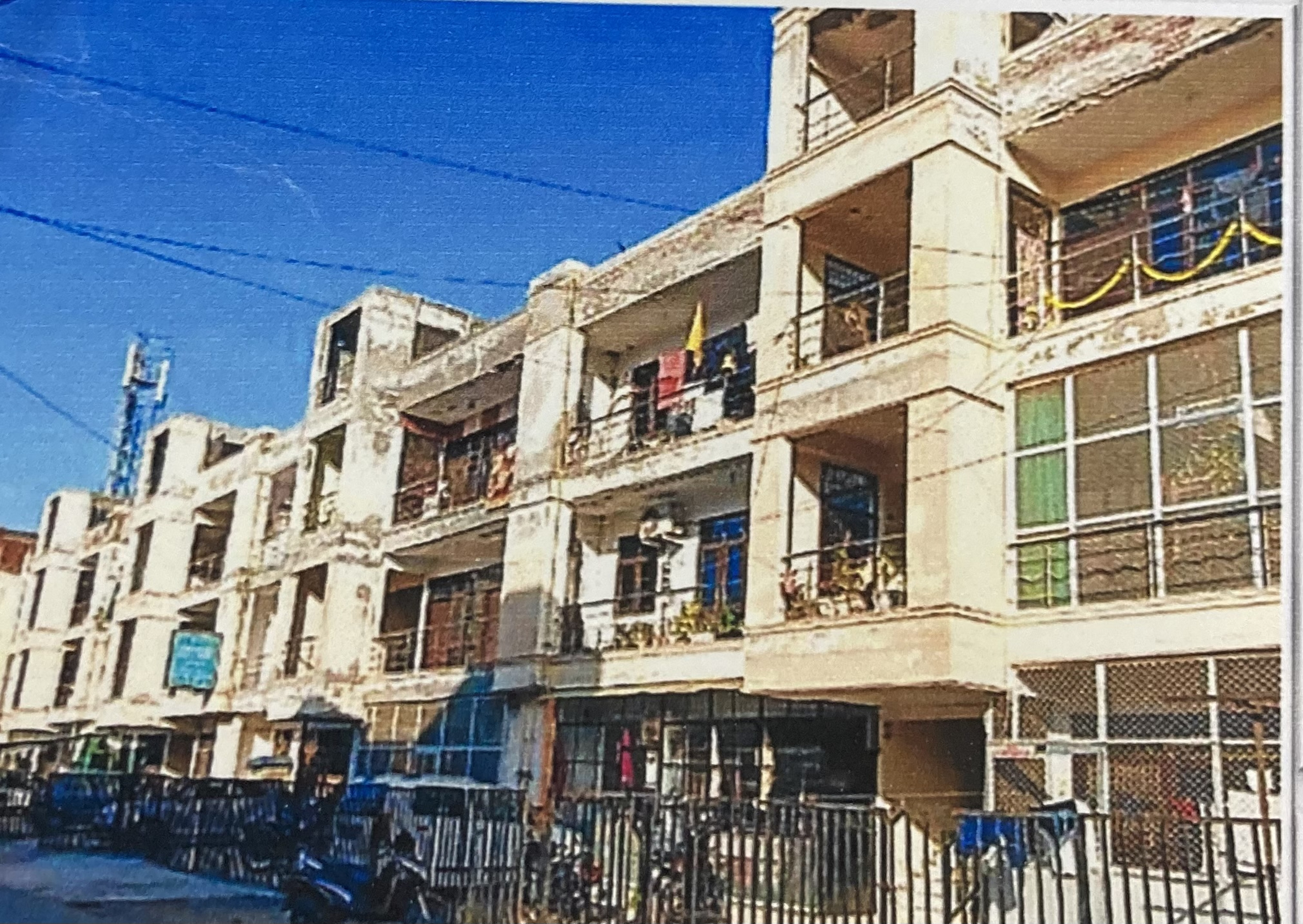 Flat for sale in Agra — photo 1