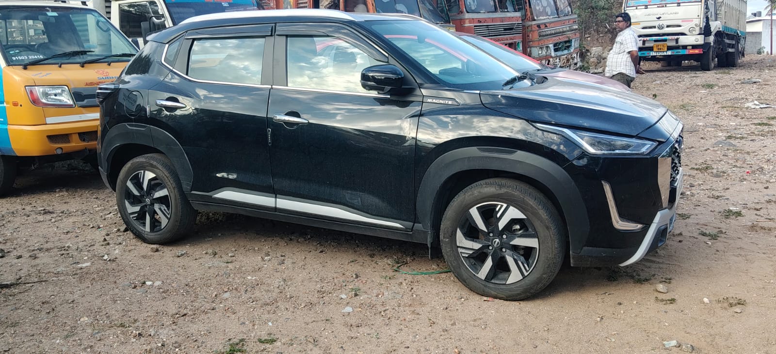 2024 Nissan Magnite MT TEKNA SUV 25345 km 1 year for sale in G K Yard Coimbatore — photo 1