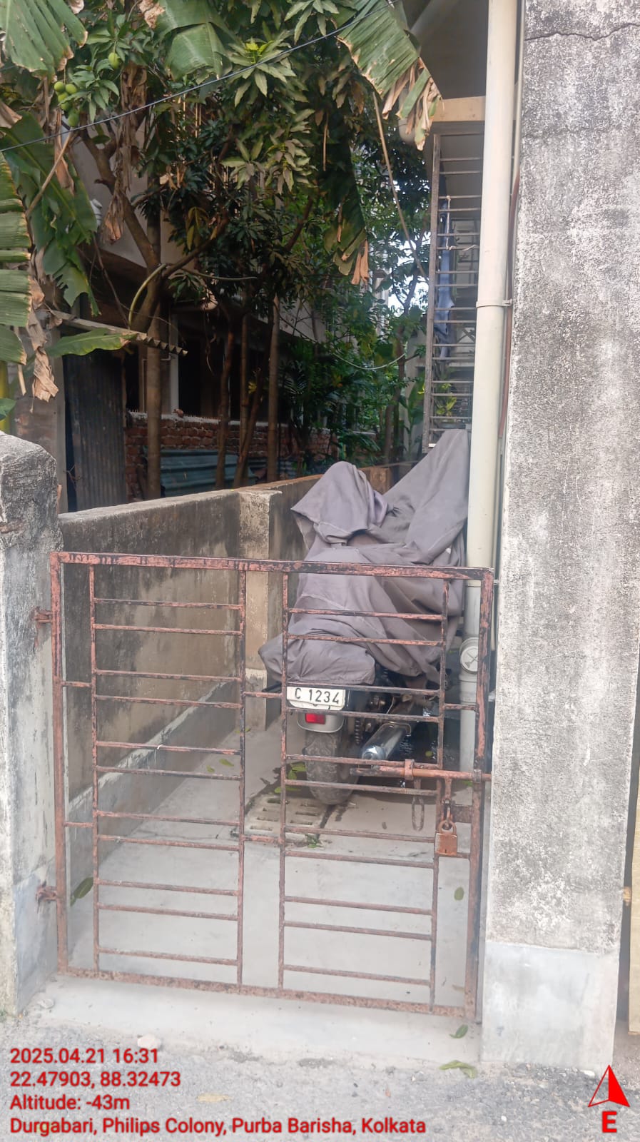 2 BHK Flat for sale in UMA APARTMENT, ISHAN GHOSH ROAD PURBA BARISHA KOLKATA 700008 NEAR EAST PARK AUTO STAND Kolkata — photo 6