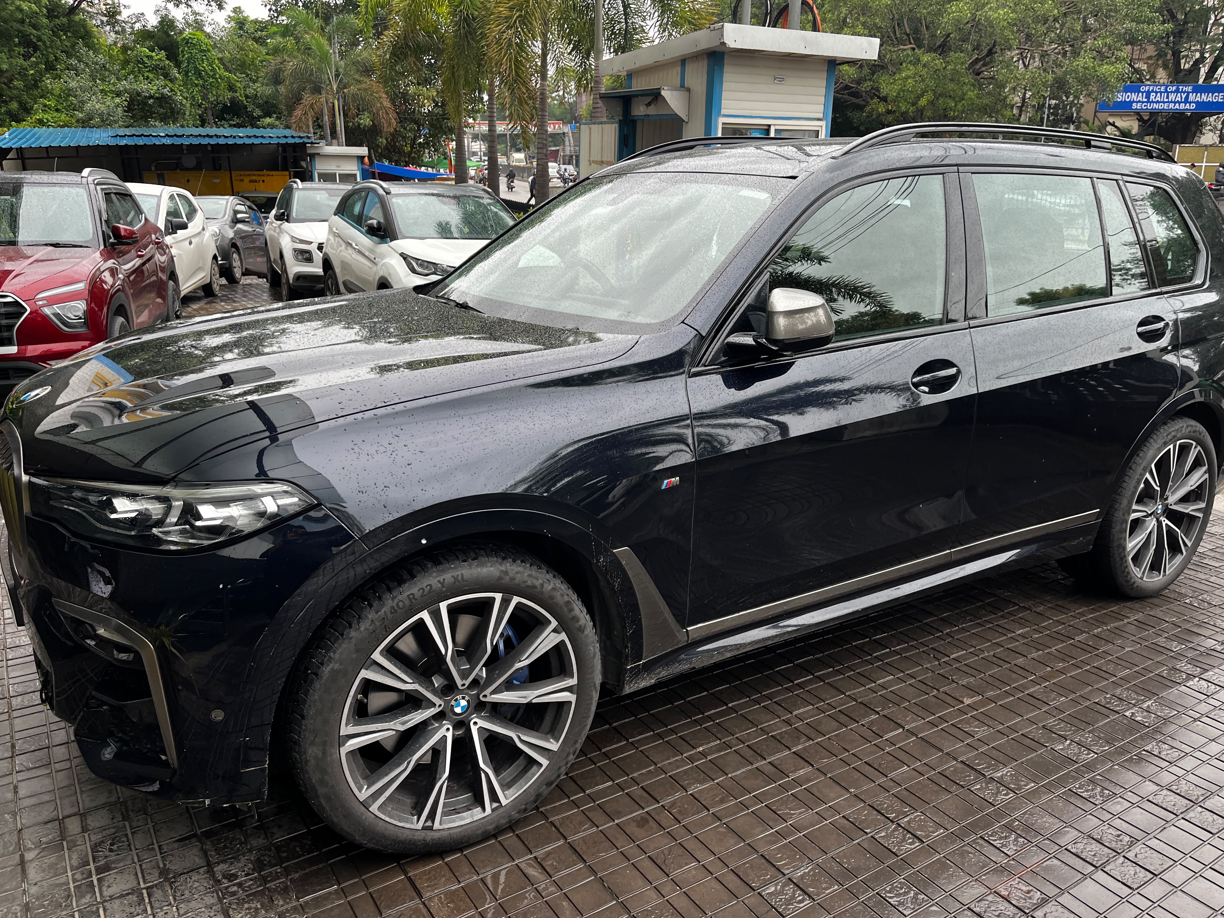 2022 BMW X7 xDrive40d M Sport SUV 45897 km 4 years for sale in SAI KRISHNA PARKING YARD Hyderabad — photo 1
