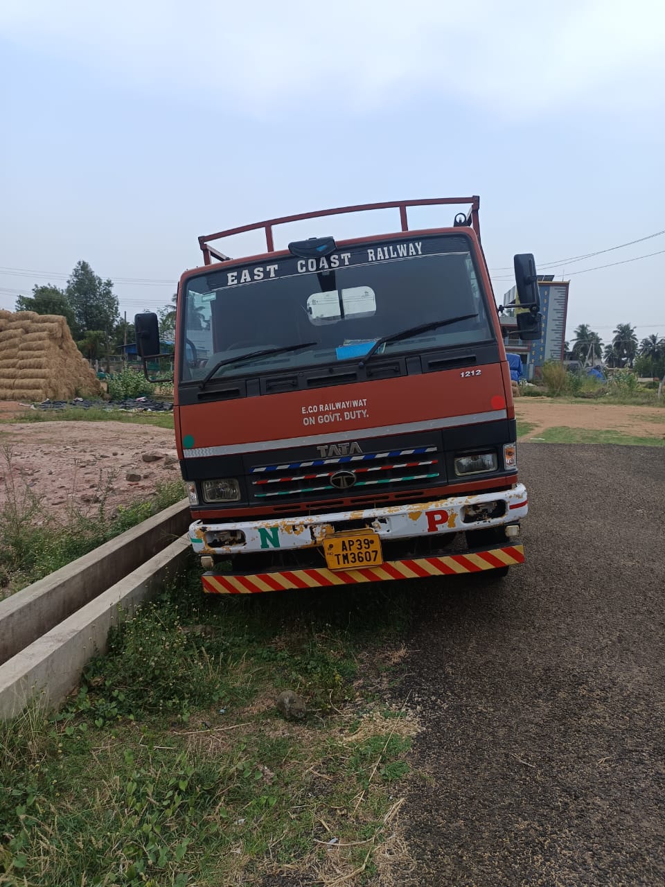 2020 Tata 1212 LPT HSD Truck 120000 km 6 years for sale in passivedala bank of india Chagallu — photo 1