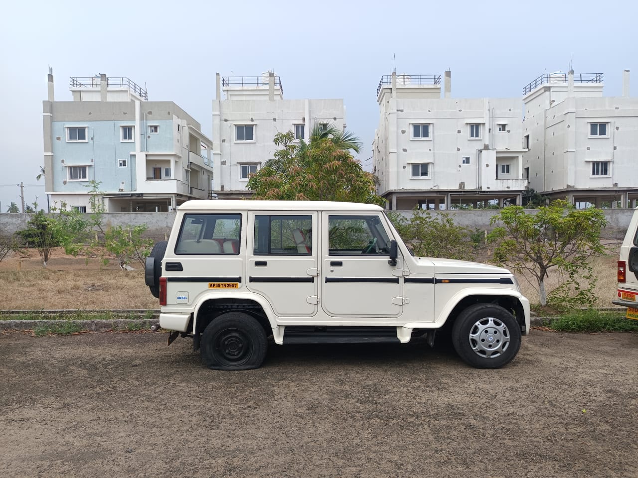 2020 Mahindra Bolero B4 SUV 94000 km 6 years for sale in passivedala bank of india Chagallu — photo 2