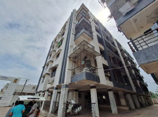 678 square meter Flat for sale in VELANJA UMRA ROAD Surat — photo 1