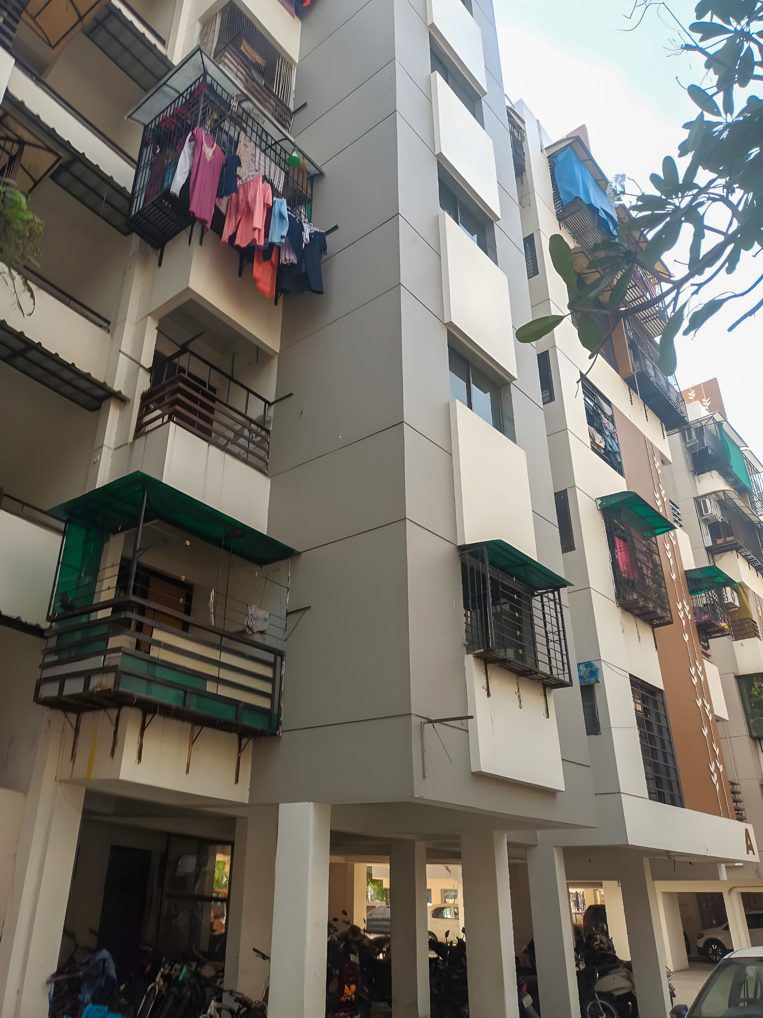 360 square feet Flat for sale in AAKRUTI LIFE STYLE, OPP.- BAPS SWAMINARAYAN TEMPLE, NR VADSAR FLYOVER Vadodara