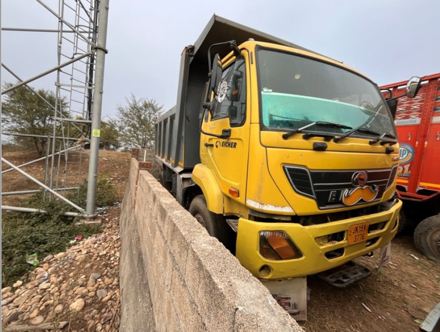 dumper for sale in Sidhra Jammu — photo 1
