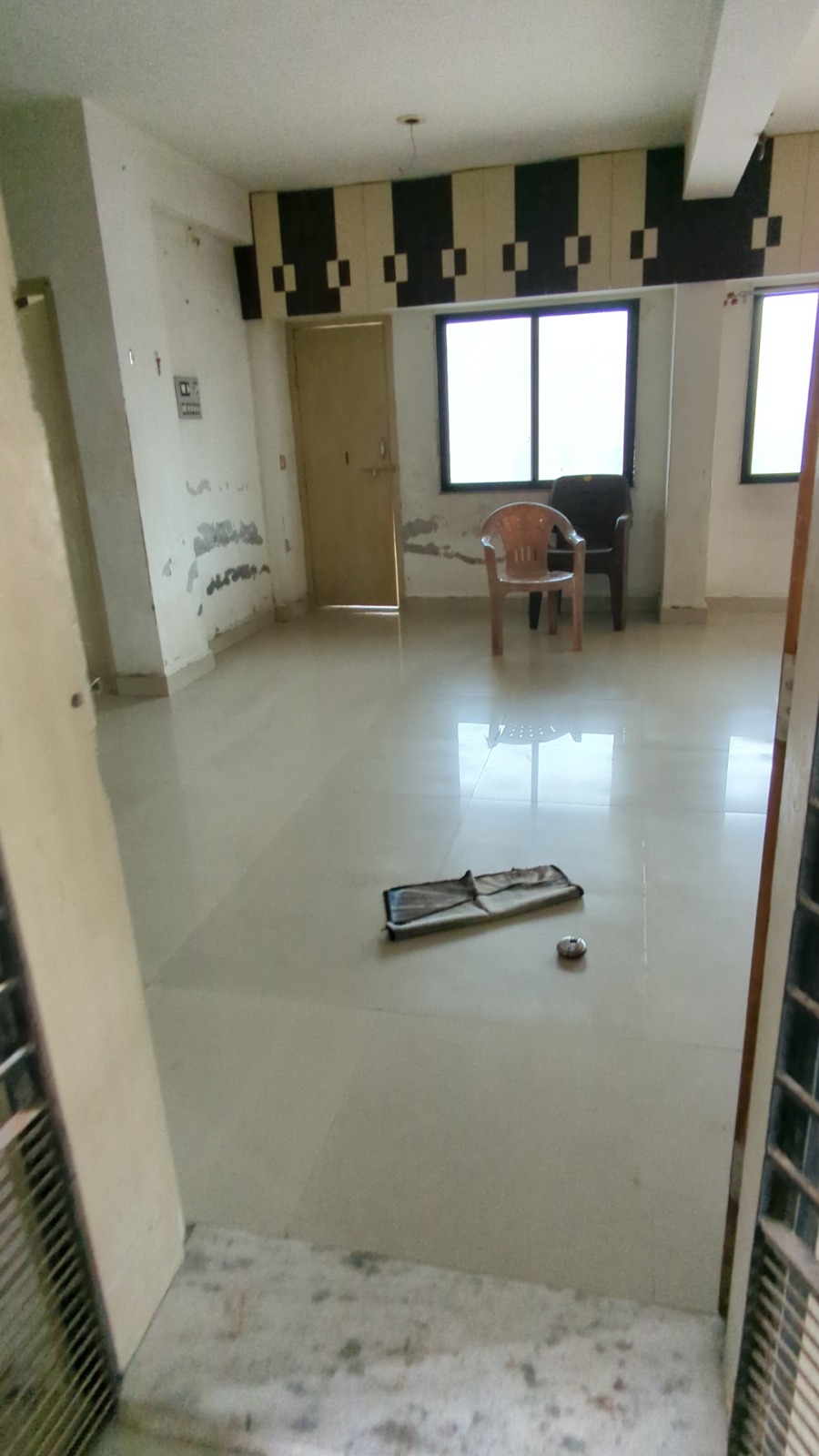 1090 square feet Flat for sale in Sayan — photo 1