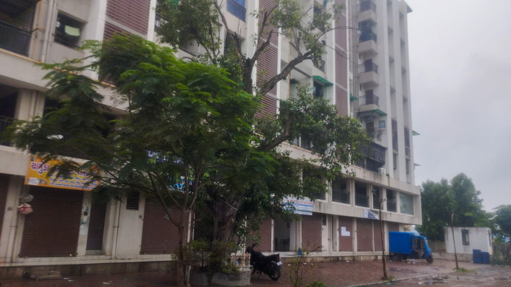 161 square feet Shops for sale in AHMEDABAD Ahmedabad — photo 2