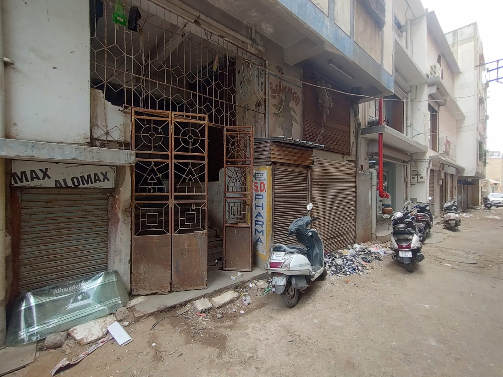 13.5 square meter Shops for sale in Bhuj