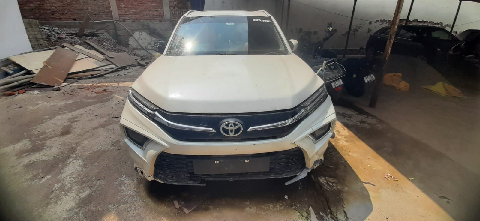 2024 Toyota Urban Cruiser Hyryder G Hybrid e-Drive SUV 61369 km 2 years for sale in SBI MAIN BRANCH PRAYAGRAJ, KUTCHERY ROAD, PRAYAGRAJ-211002 Prayagraj
