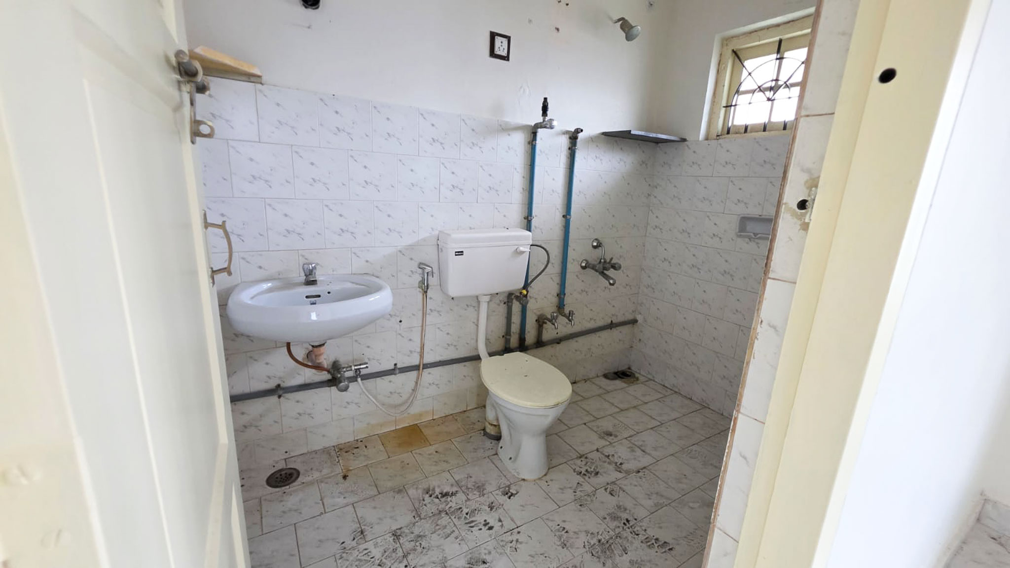 2 BHK Flat for sale in EAST AVENUE APARTMENT, Kaloor  Ernakulam Kochi — photo 2
