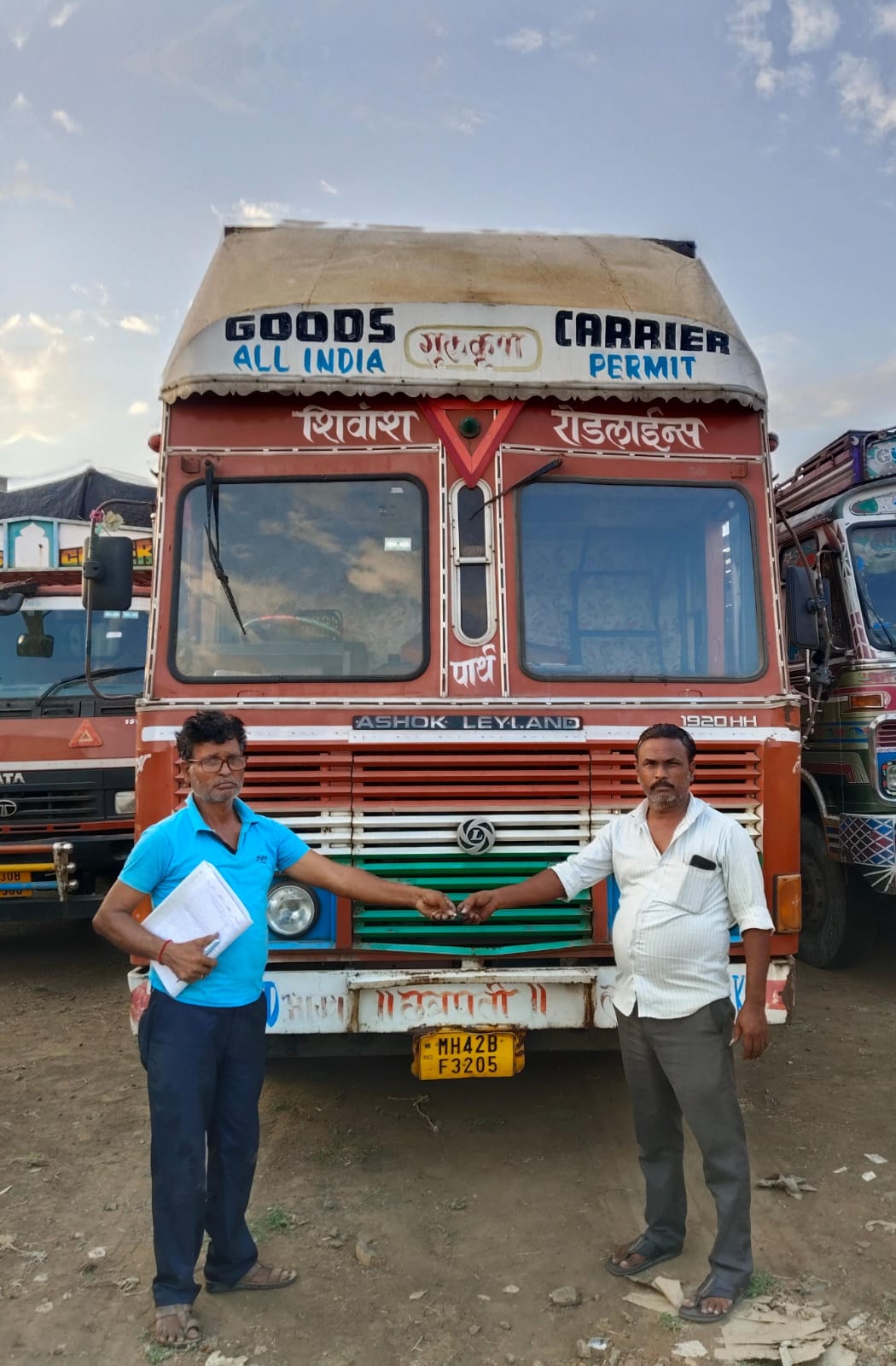 MH42BF3205 for sale in GODHAWARI PARKING YARD MIDC AKOLA Akola — photo 6