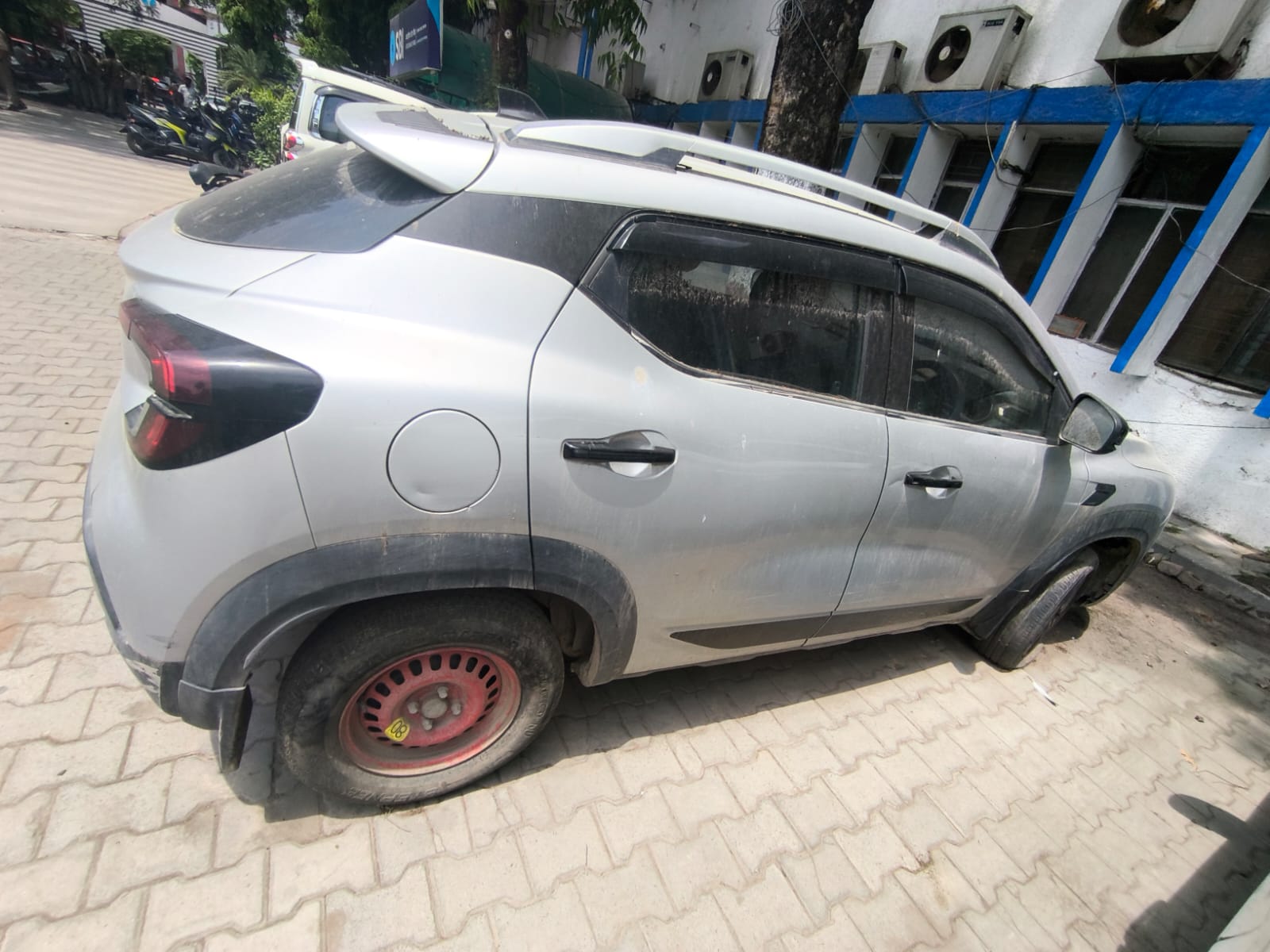 2024 Renault Kiger RXT MT SUV 18455 km 2 years for sale in SBI MAIN BRANCH PRAYAGRAJ, KUTCHERY ROAD, PRAYAGRAJ-211002 Prayagraj — photo 3