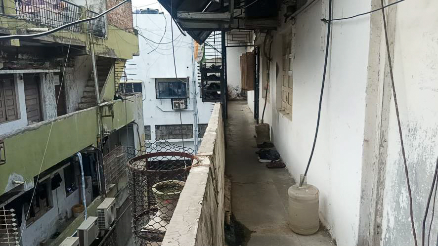 Flat for sale in Surat — photo 1