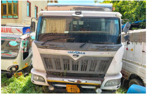 LOAD CARRIER TRUCK for sale in HUMHAMA BUDGAM Budgam — photo 1