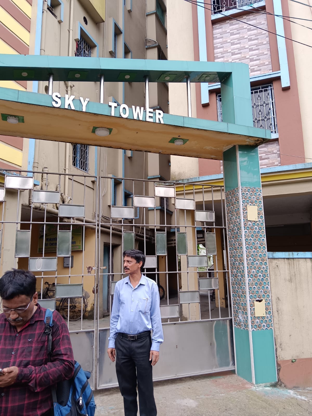 900 square feet Flat for sale in HOWRAH Bankra