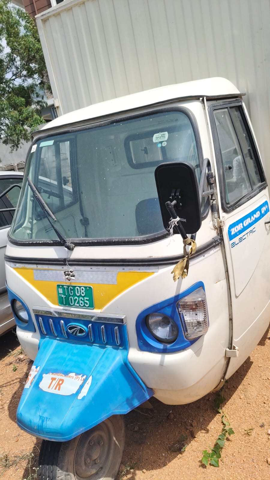 2024 Mahindra Last Mile Mobility Zor Grand Delivery Van Cargo 21000 km 2 years for sale in ASA ASSOCIATES Hyderabad — photo 3