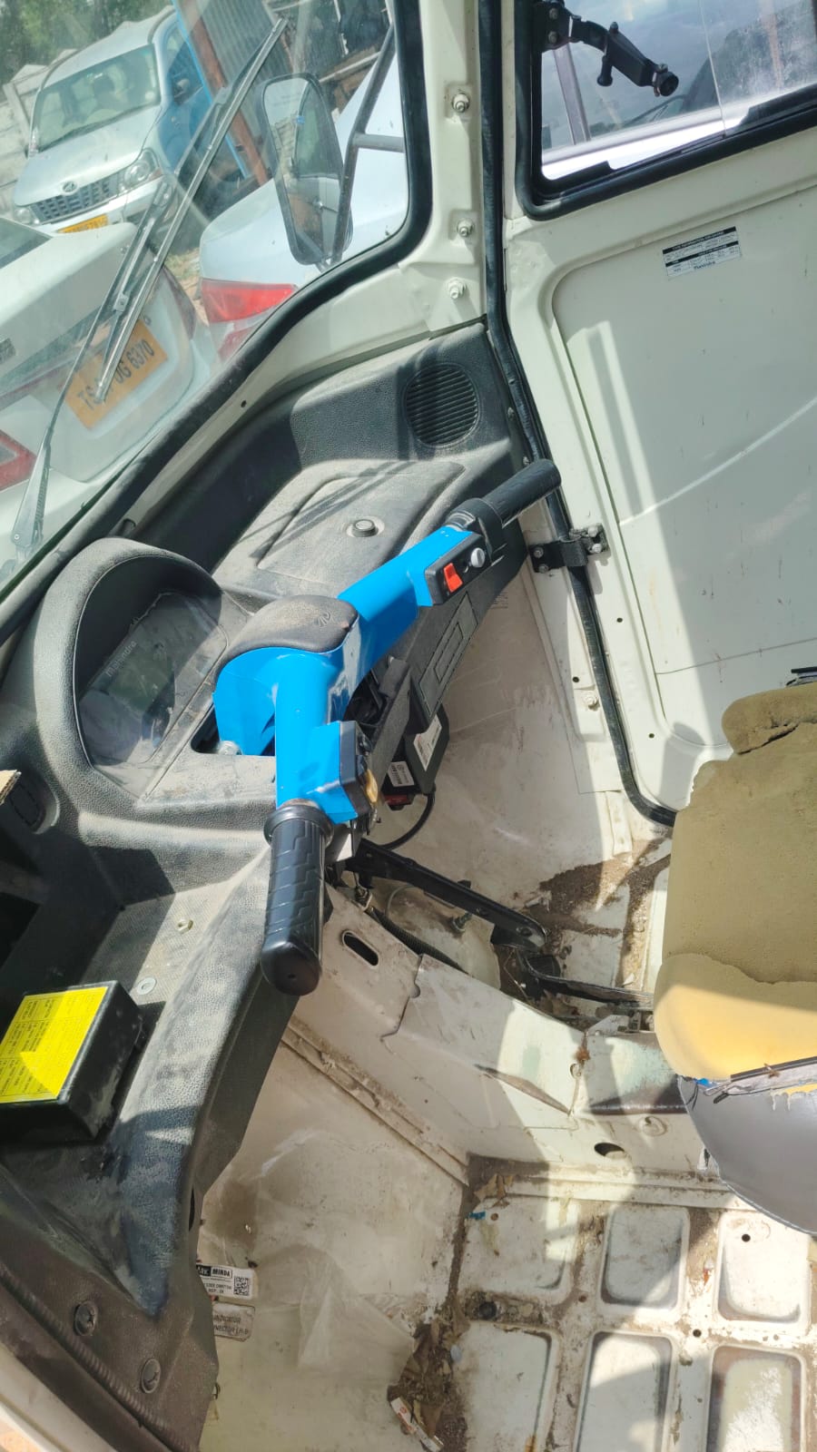 2024 Mahindra Last Mile Mobility Zor Grand Delivery Van Cargo 21000 km 2 years for sale in ASA ASSOCIATES Hyderabad — photo 2