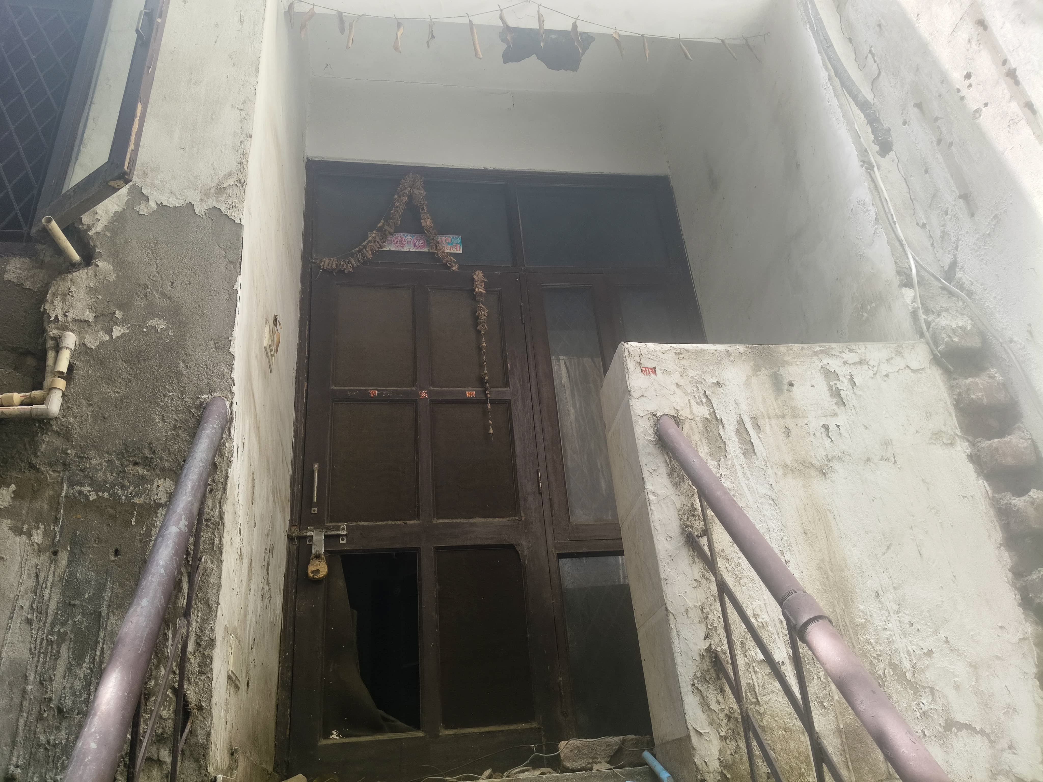213 square yard Flat for sale in New Delhi