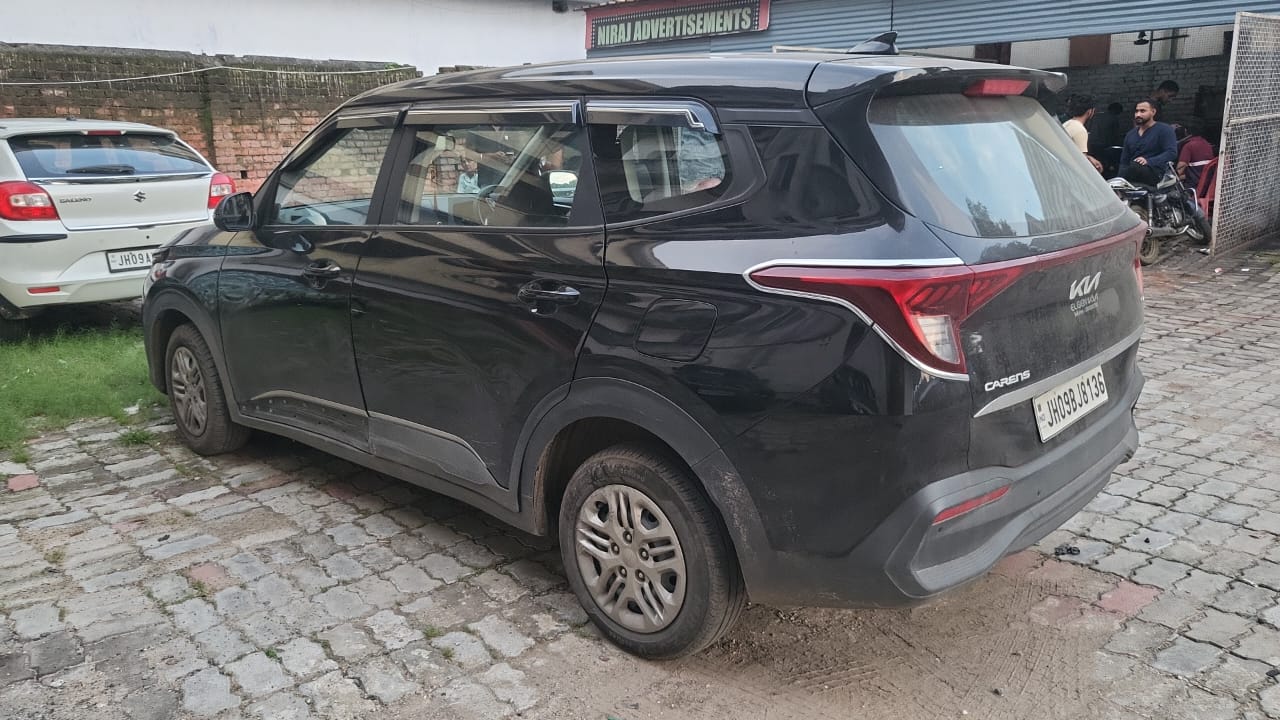2024 Kia Carens Premium MPV 53707 km 2 years for sale in Nikita Agencies Bokaro Steel City — photo 3