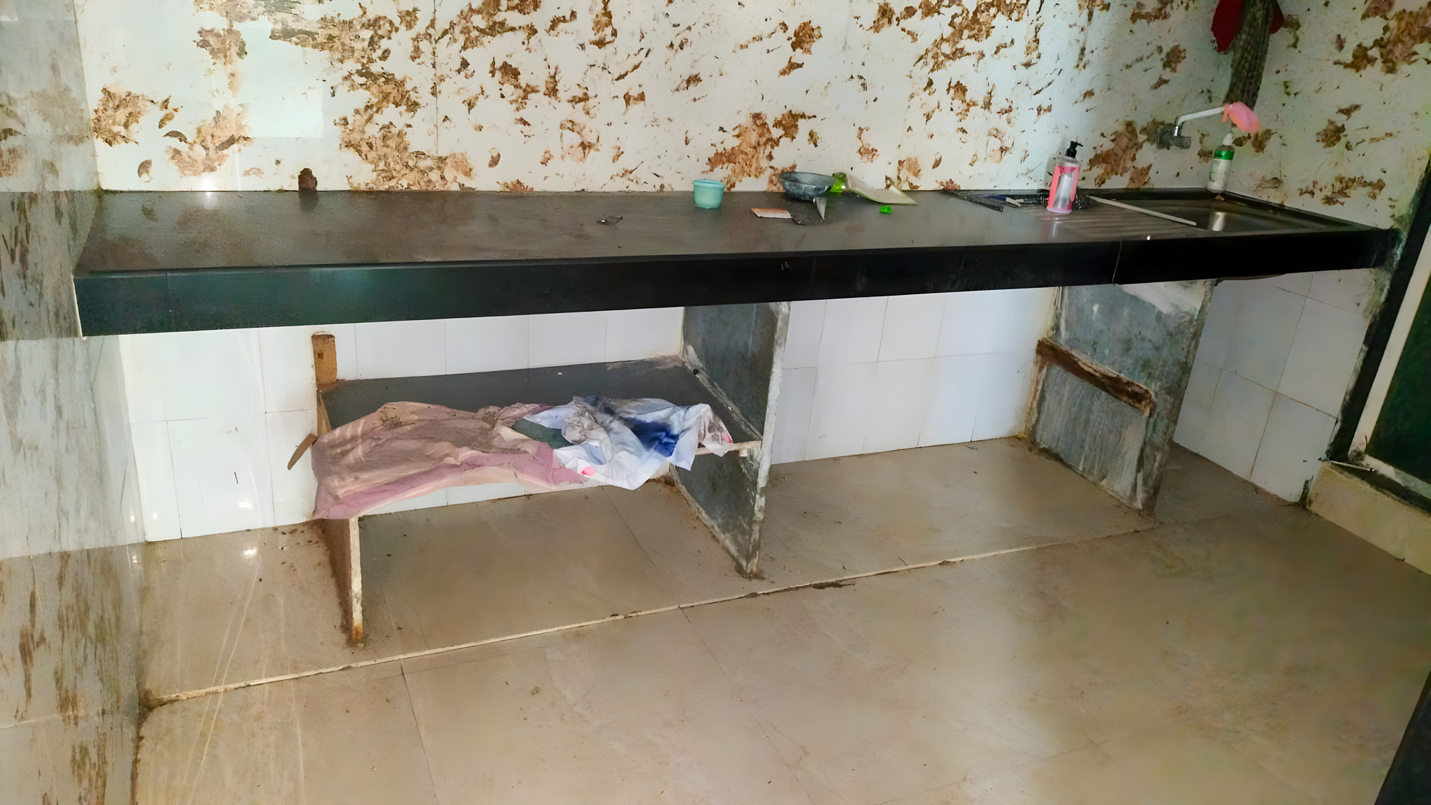 4 BHK Flat for sale in Reyhaan Terrace, Jogeshwari Mumbai — photo 3