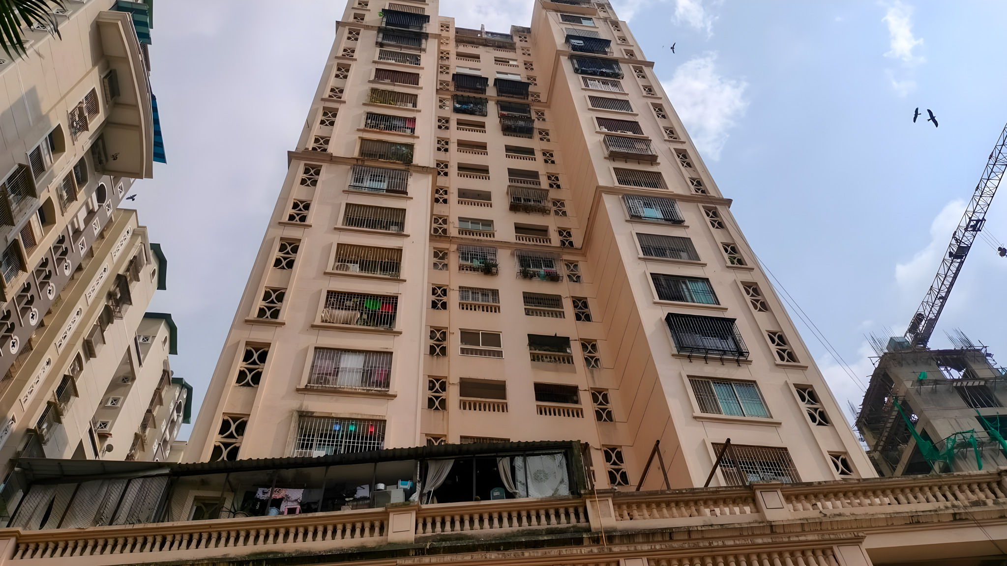 4 BHK Flat for sale in Reyhaan Terrace, Jogeshwari Mumbai — photo 9