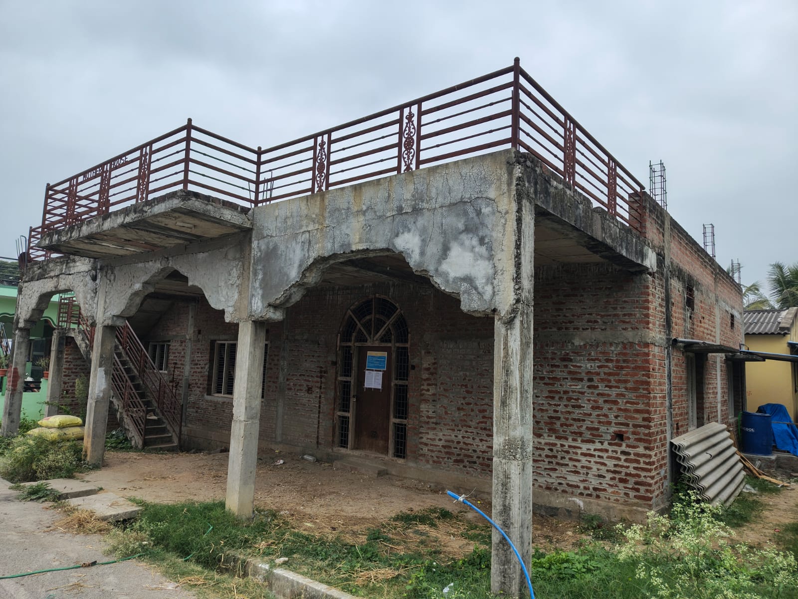 2400 square feet Individual House for sale in Yelandur — photo 1