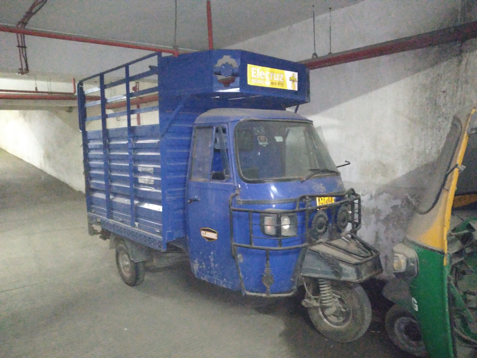 2024 Piaggio Vehicles Ape Xtra LDX Diesel Cargo 8730 km 1 year for sale in Star square Indore — photo 3