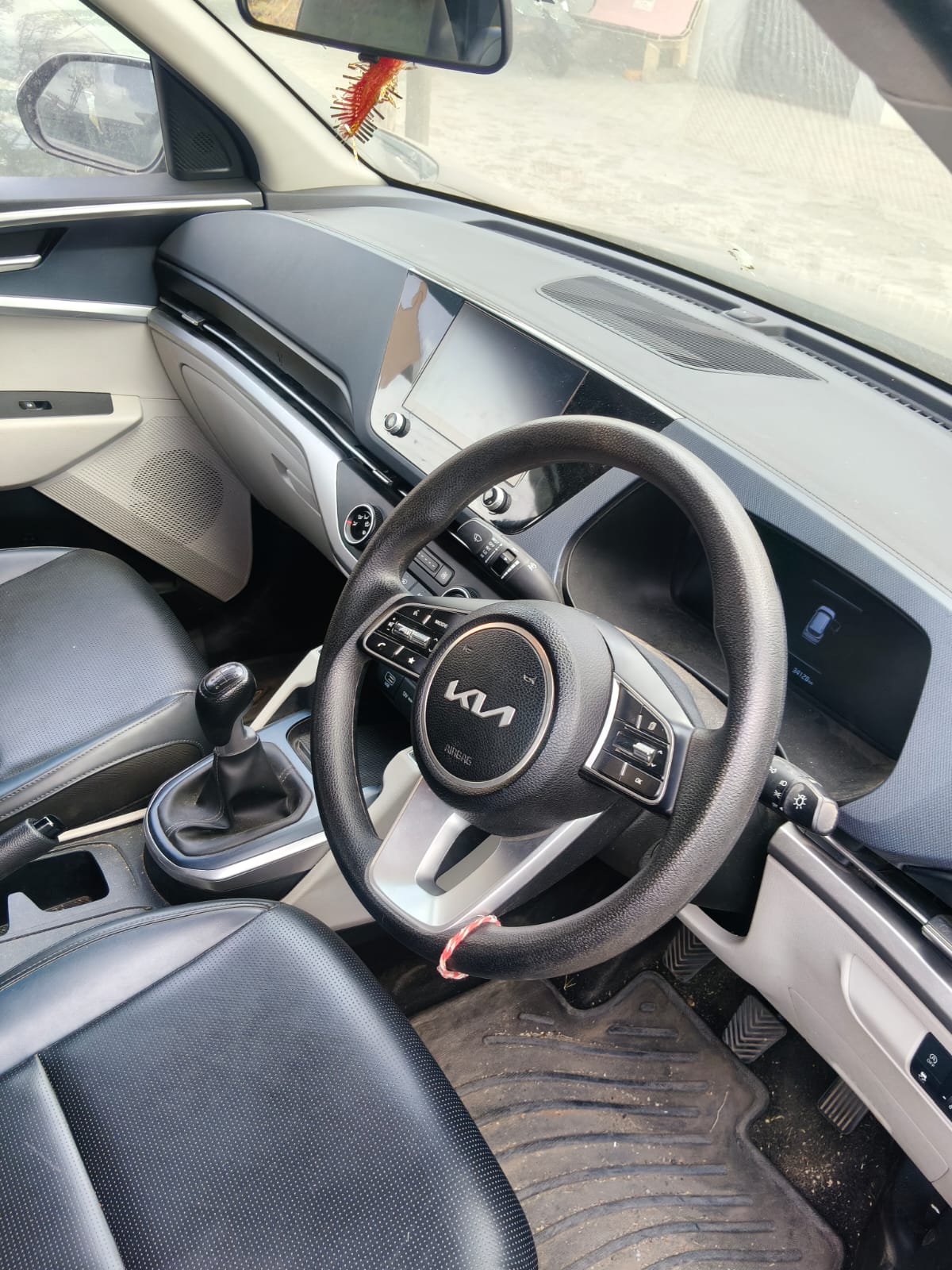 2024 Kia Sonet HTK Compact SUV 44067 km 2 years for sale in KALIYABID Bhavnagar — photo 4