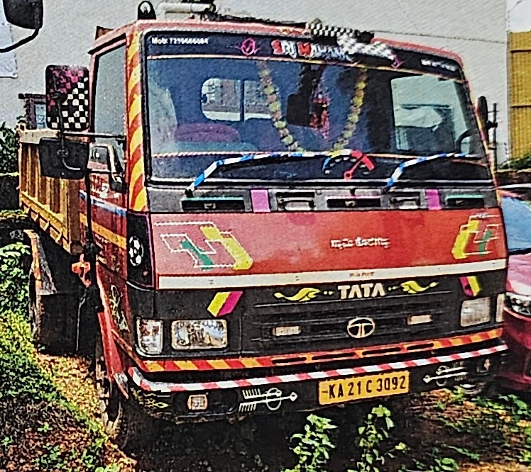 TATA TIPPER GOODS CARRIER WITH REG NO KA21C3092 for sale in GORIGUDDA Mangaluru — photo 1