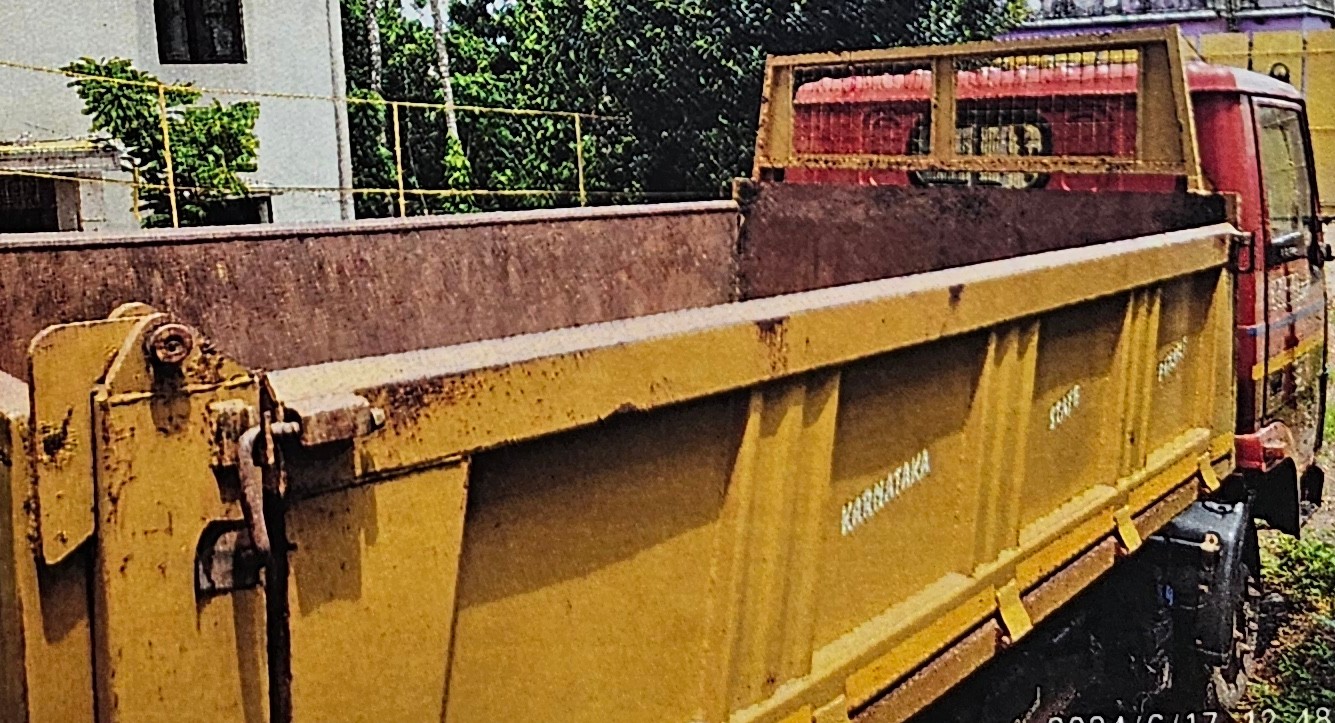 TATA TIPPER GOODS CARRIER WITH REG NO KA21C3092 for sale in GORIGUDDA Mangaluru — photo 3